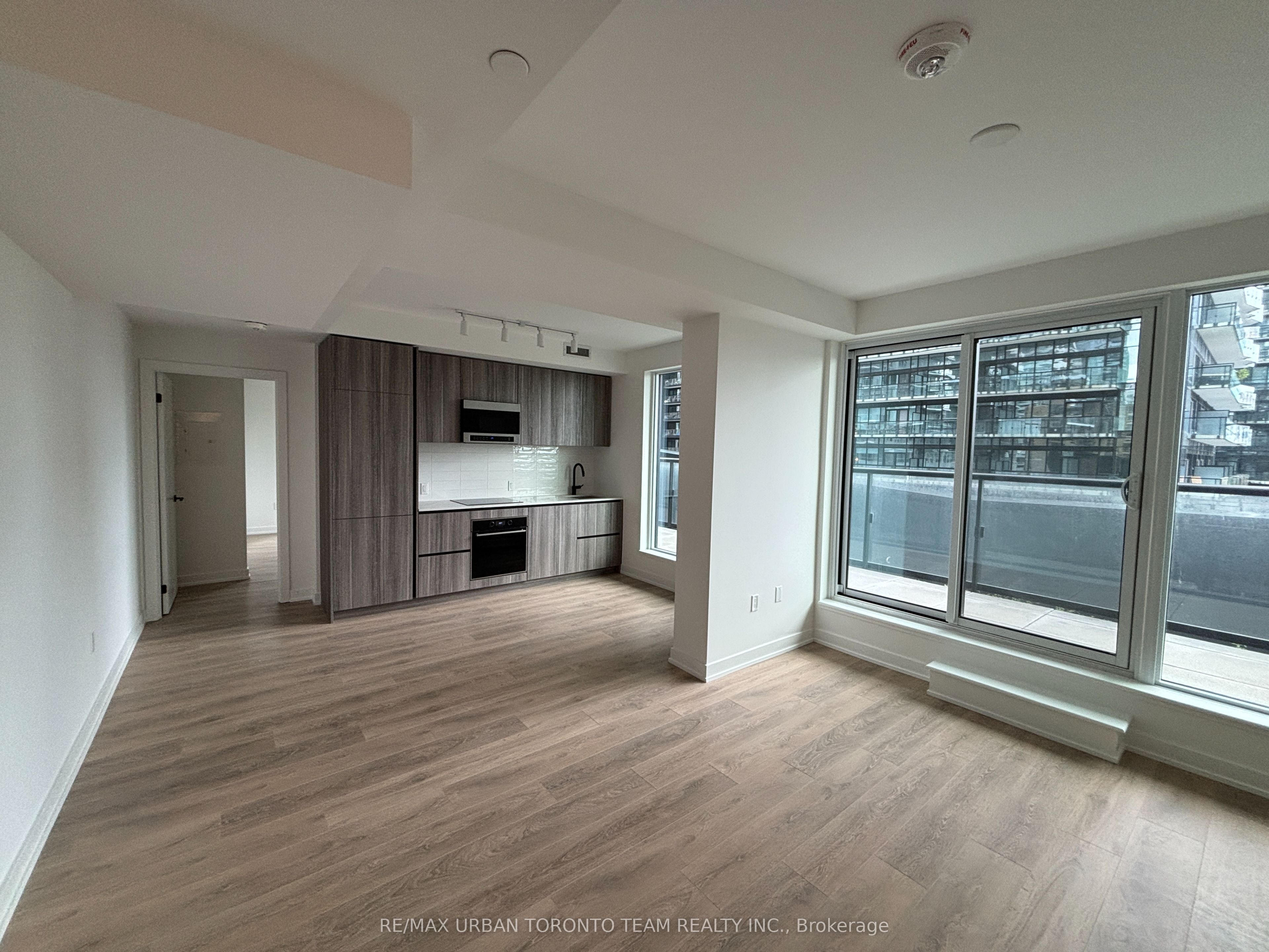 117 Broadway Avenue 701, Toronto, ON M4P 1V3 photo 3