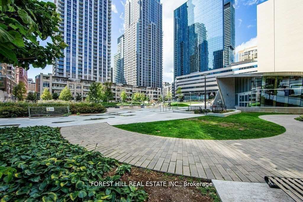 386 Yonge Street 1615, Toronto, ON M5B 0A5 photo 3