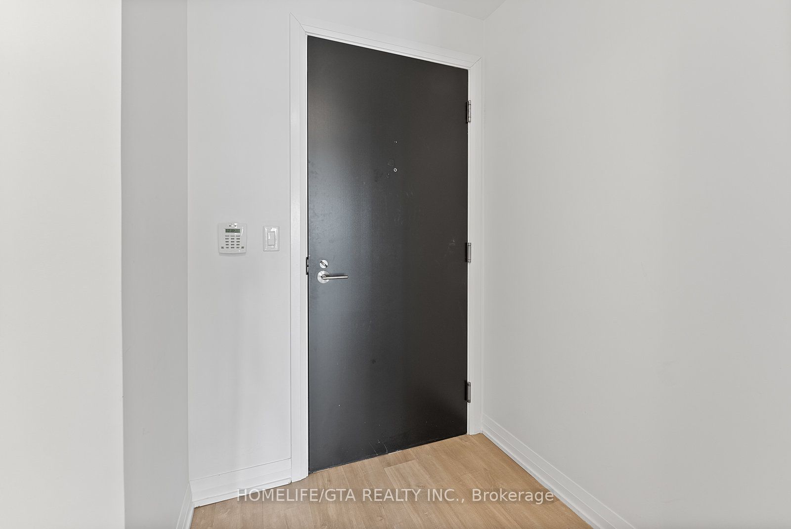 101 Erskine Avenue 1811, Toronto, ON M4P 0C5 photo 4