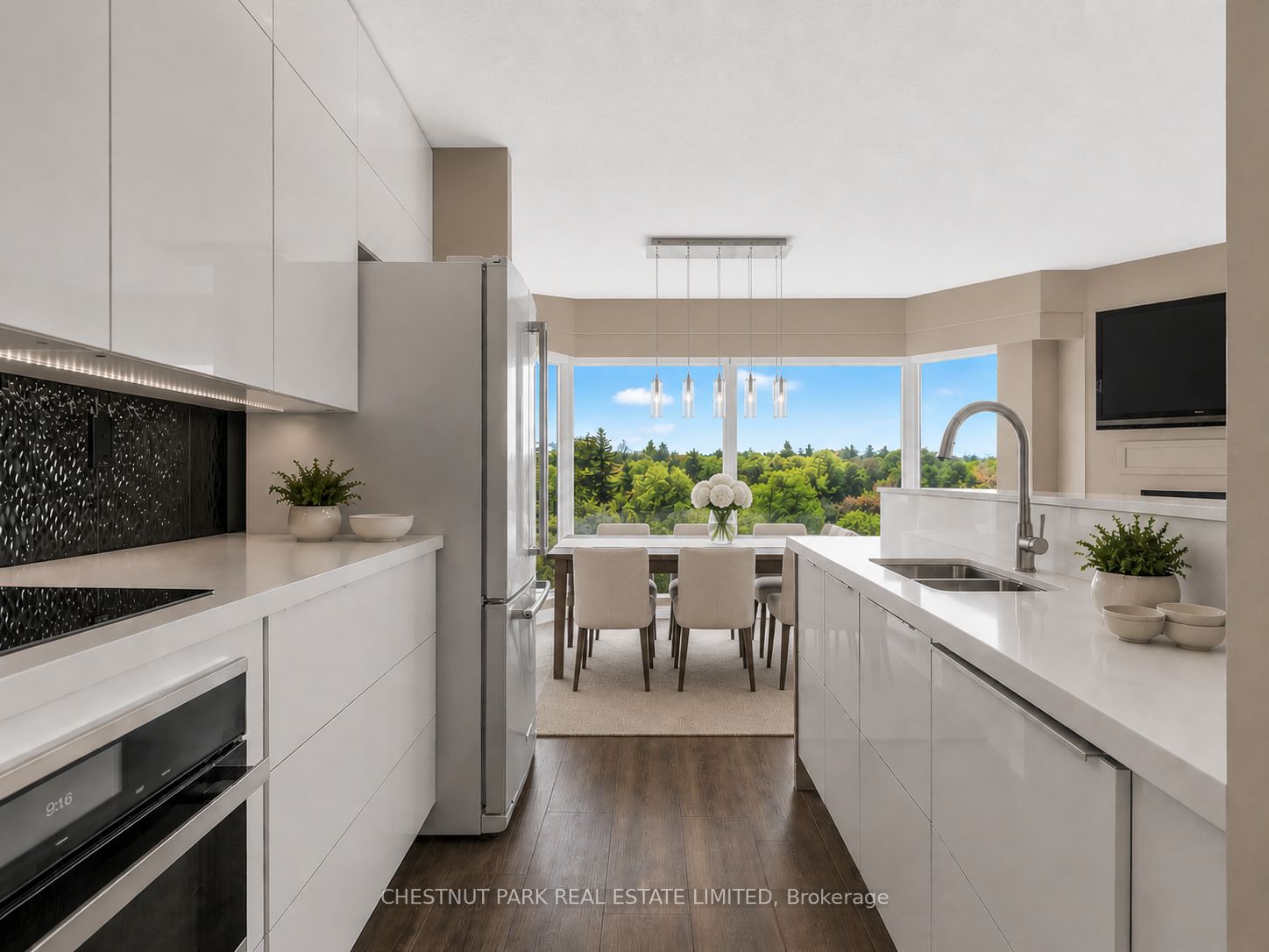 97 Lawton Boulevard 502, Toronto, ON M4V 1Z6 photo 5