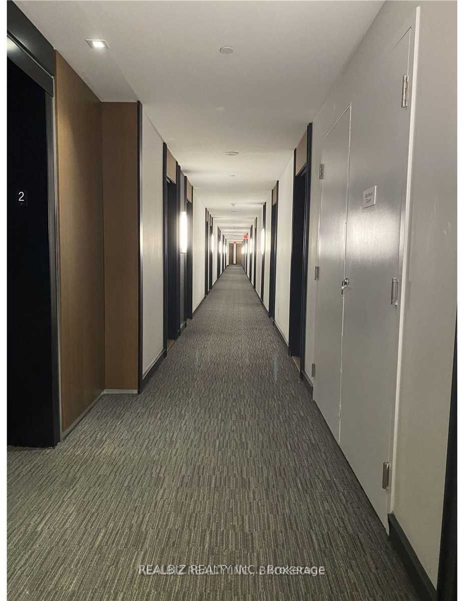 783 Bathurst Street 212, Toronto, ON M5S 1Z5 photo 2