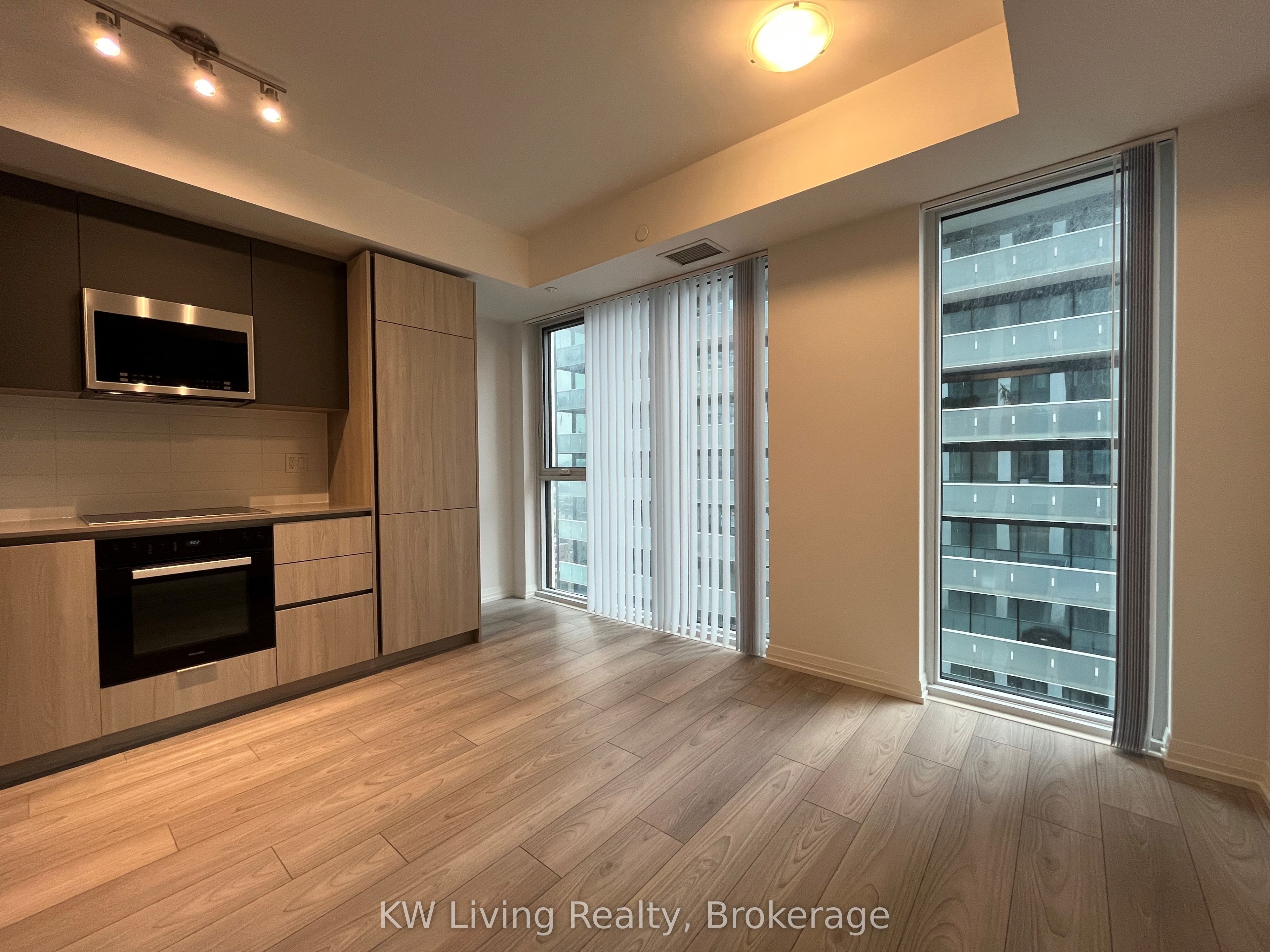 400 King Street W 2329, Toronto, ON M5V 0X8 photo 3