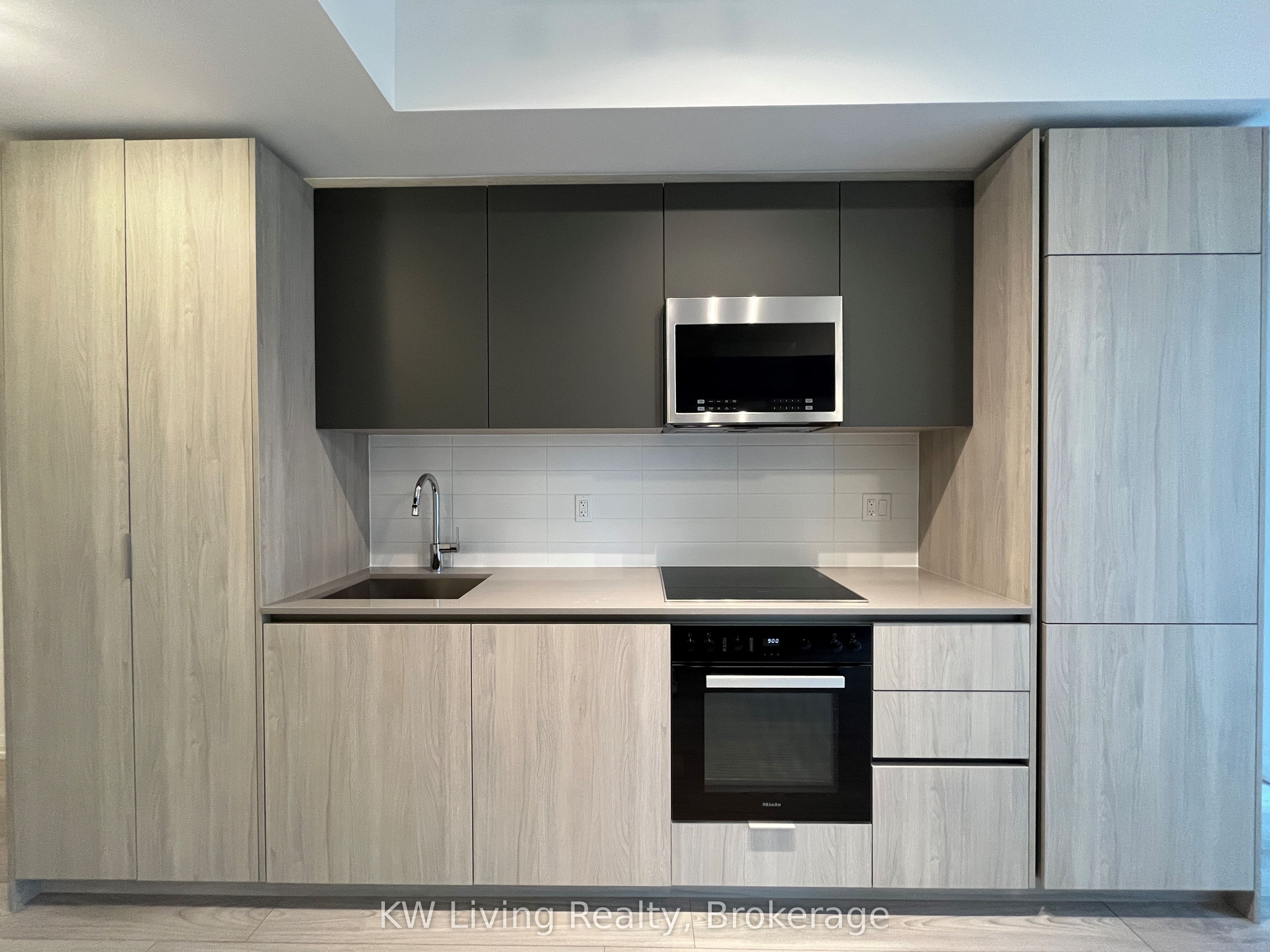 400 King Street W 2329, Toronto, ON M5V 0X8 photo 4