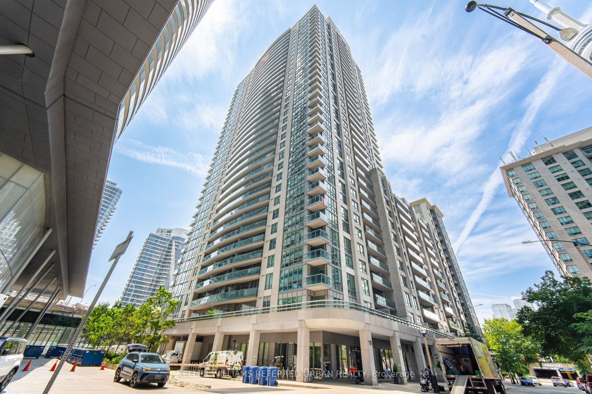 19 Grand Trunk Crescent 3708, Toronto, ON M5J 3A3