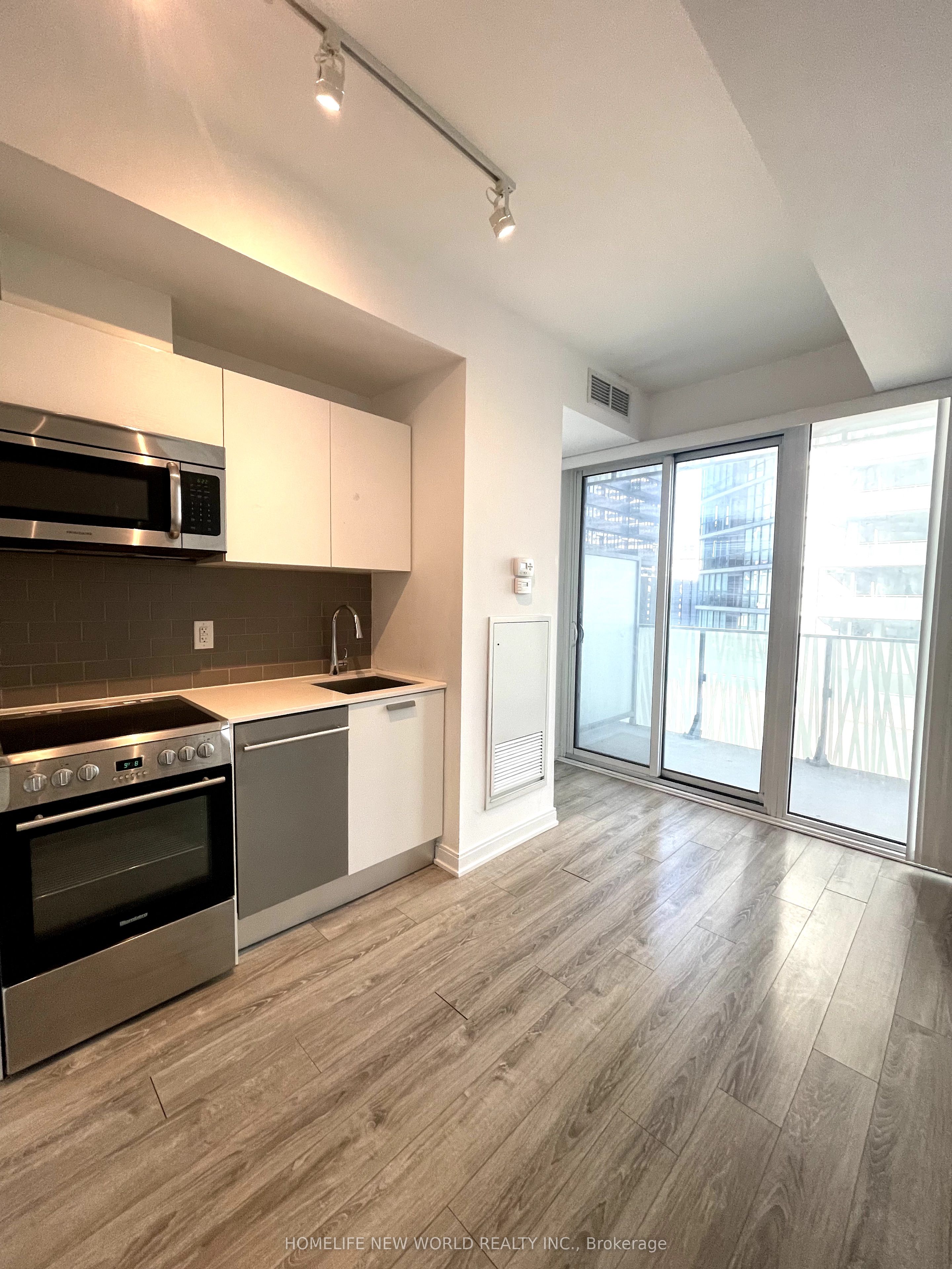 42 Charles Street E 703, Toronto, ON M4Y 1T4 photo 4