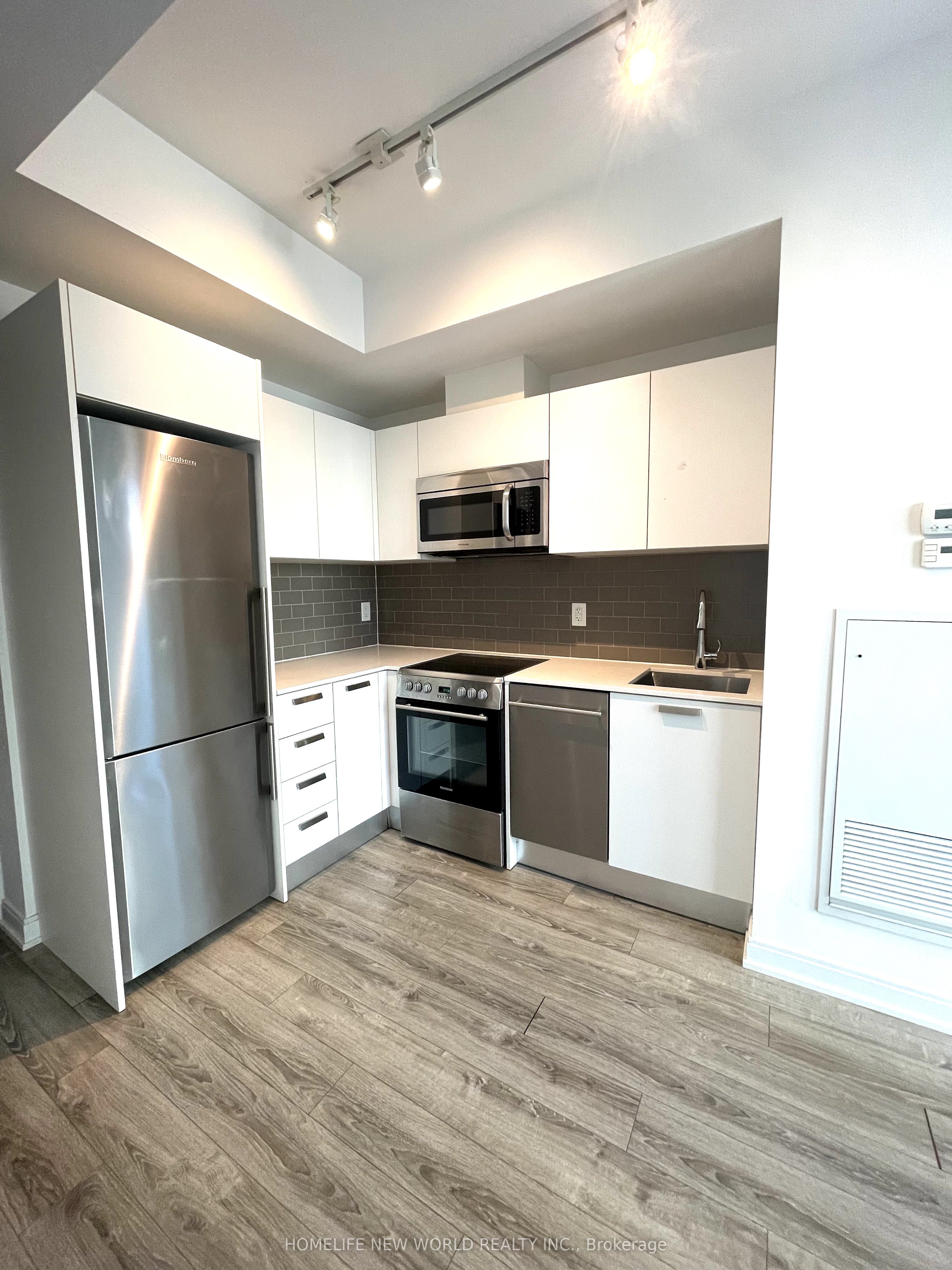 42 Charles Street E 703, Toronto, ON M4Y 1T4 photo 5