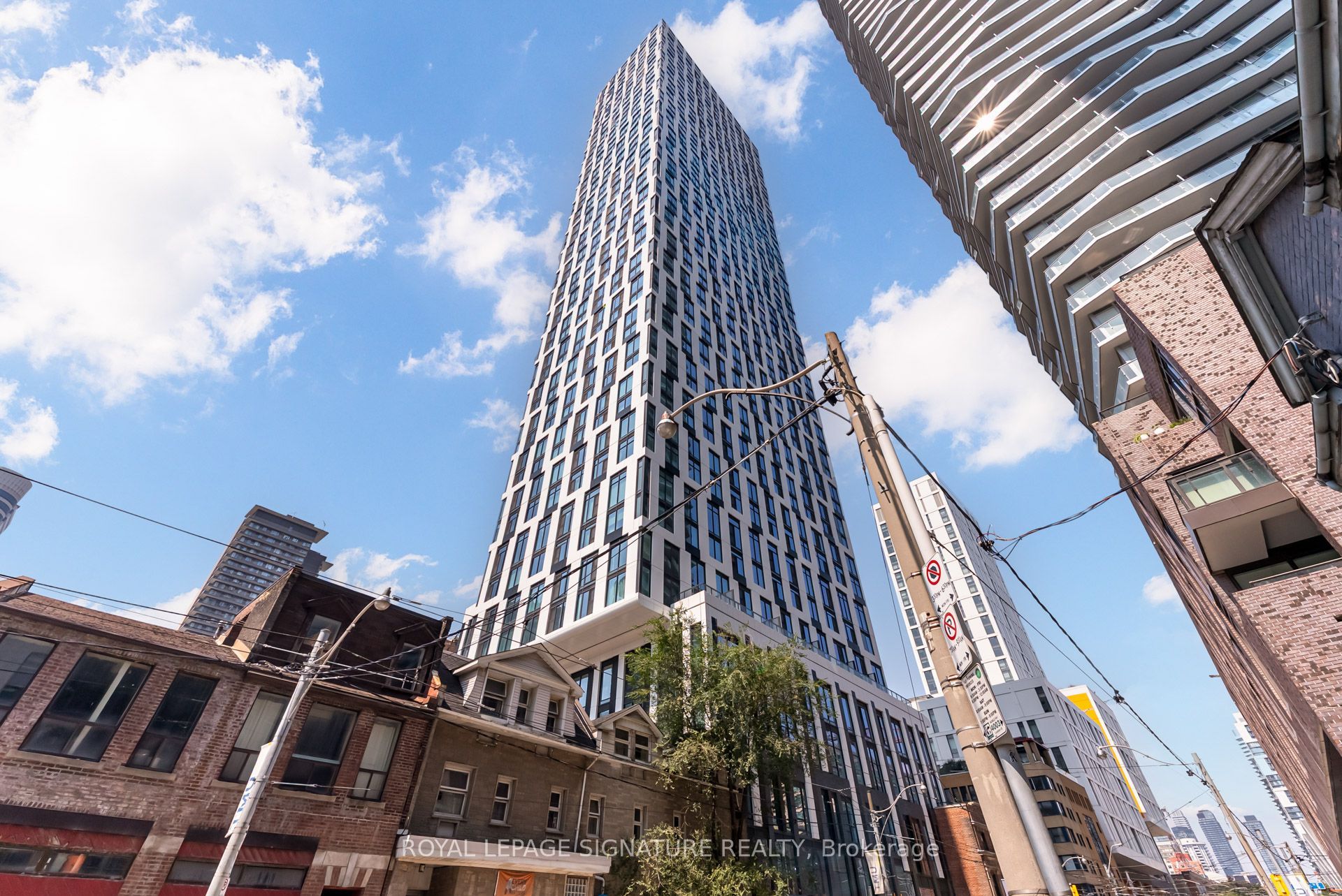 252 Church Street 1201, Toronto, ON M5B 0E6