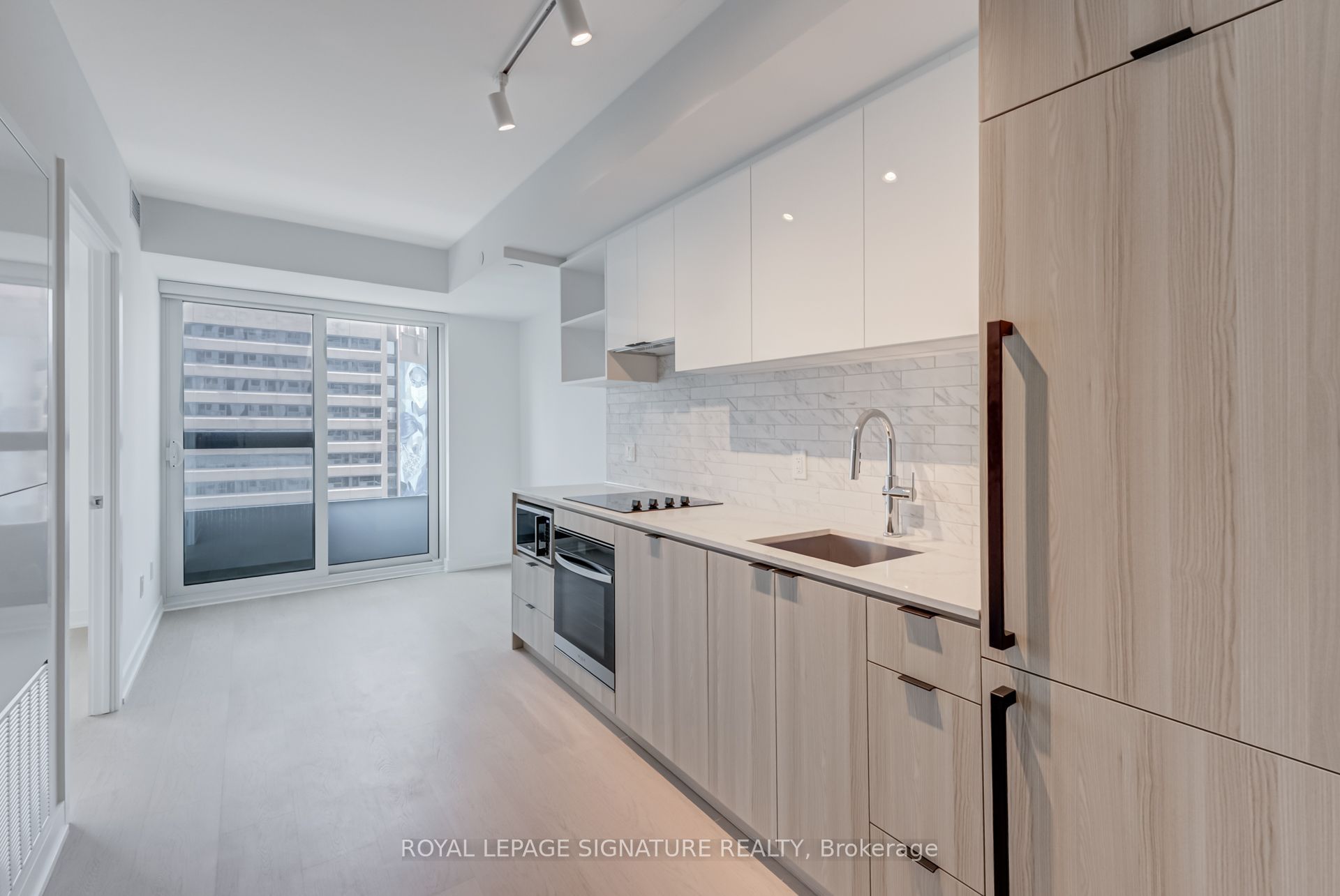 252 Church Street 1201, Toronto, ON M5B 0E6 photo 2