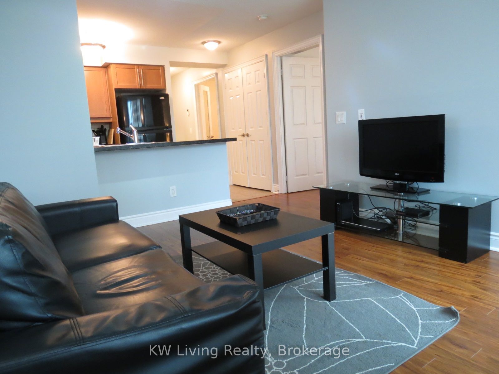 25 Greenview Avenue 423, Toronto, ON M2M 0A5 photo 4