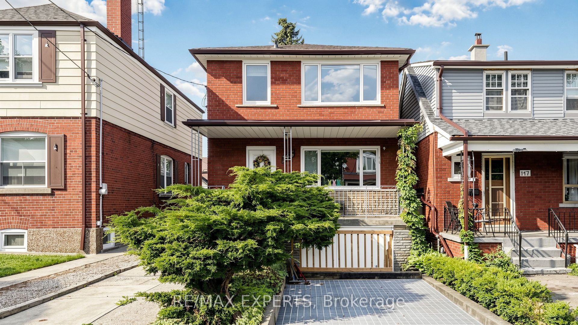 145 Gloucester Grove, Toronto, ON M6C 2A9 photo 2