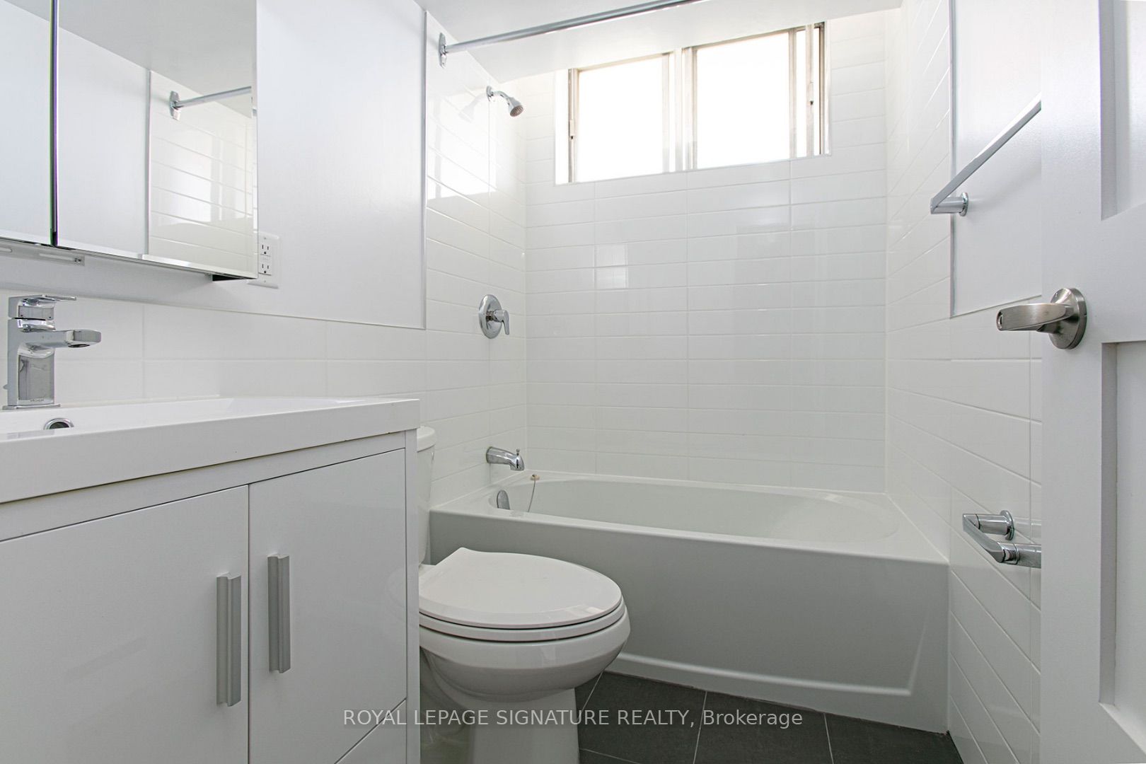 525 Eglinton Avenue 601, Toronto, ON M4P 1N5 photo 4