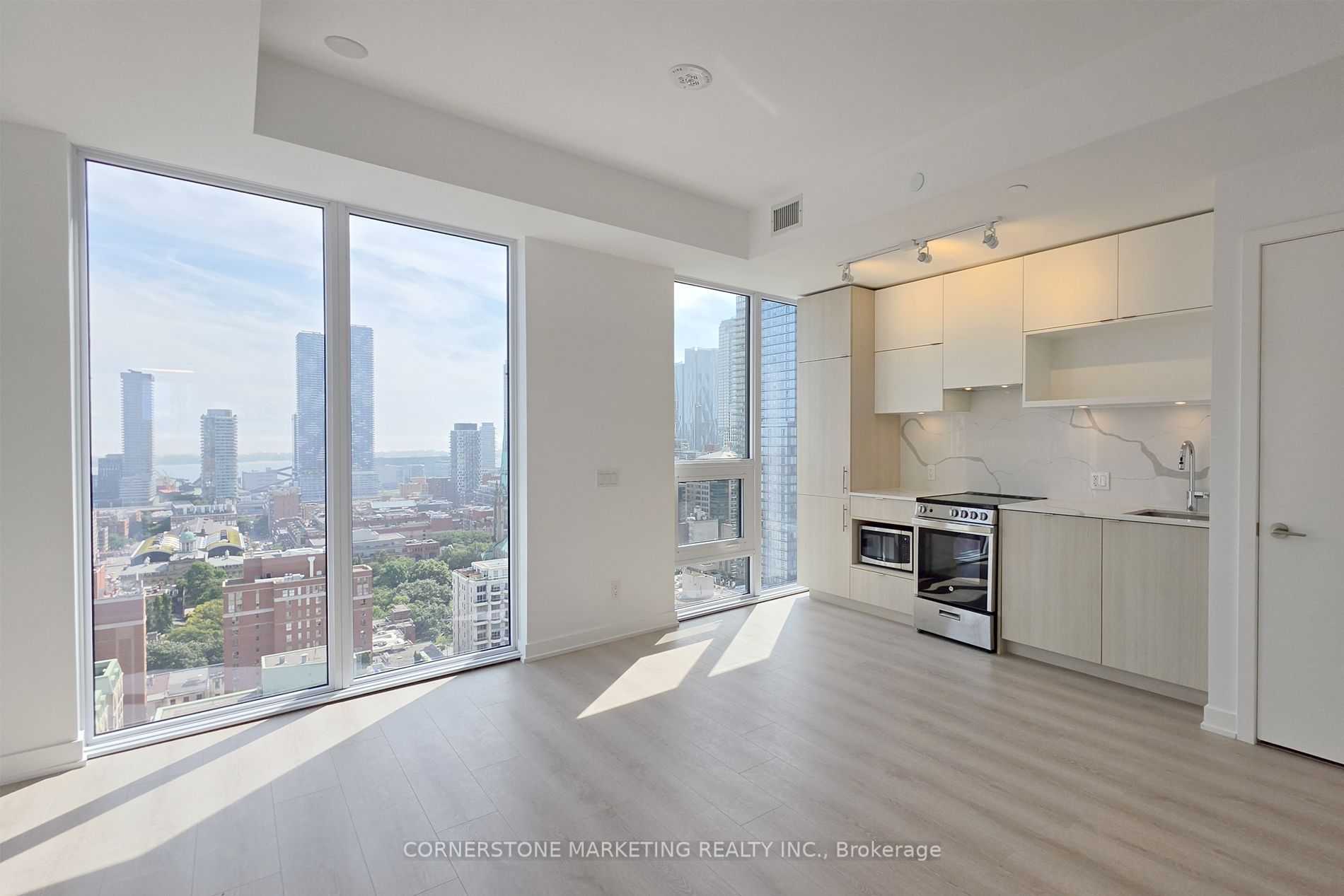100 Queen Street E 2906, Toronto, ON M5C 0B5