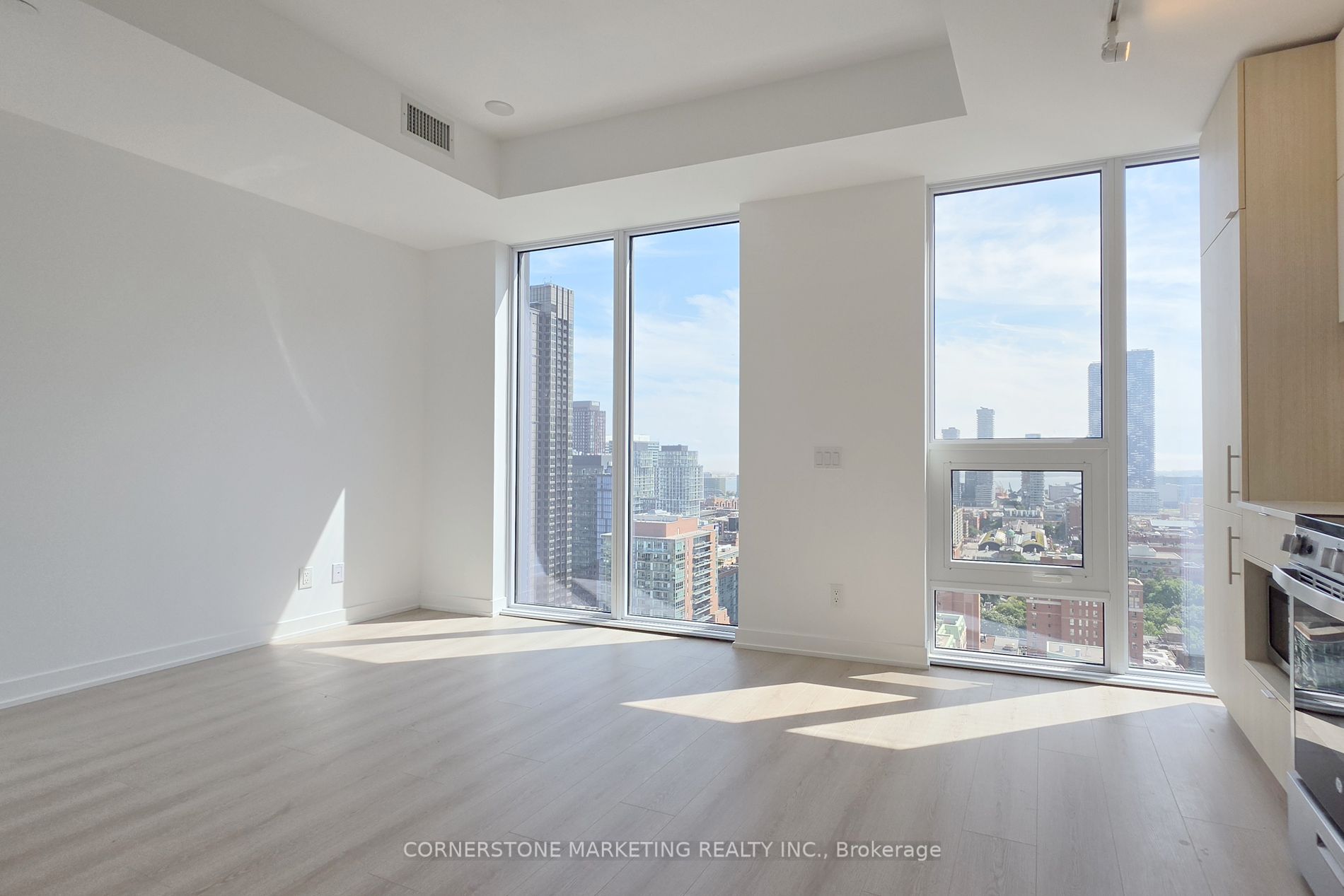 100 Queen Street E 2906, Toronto, ON M5C 0B5 photo 2