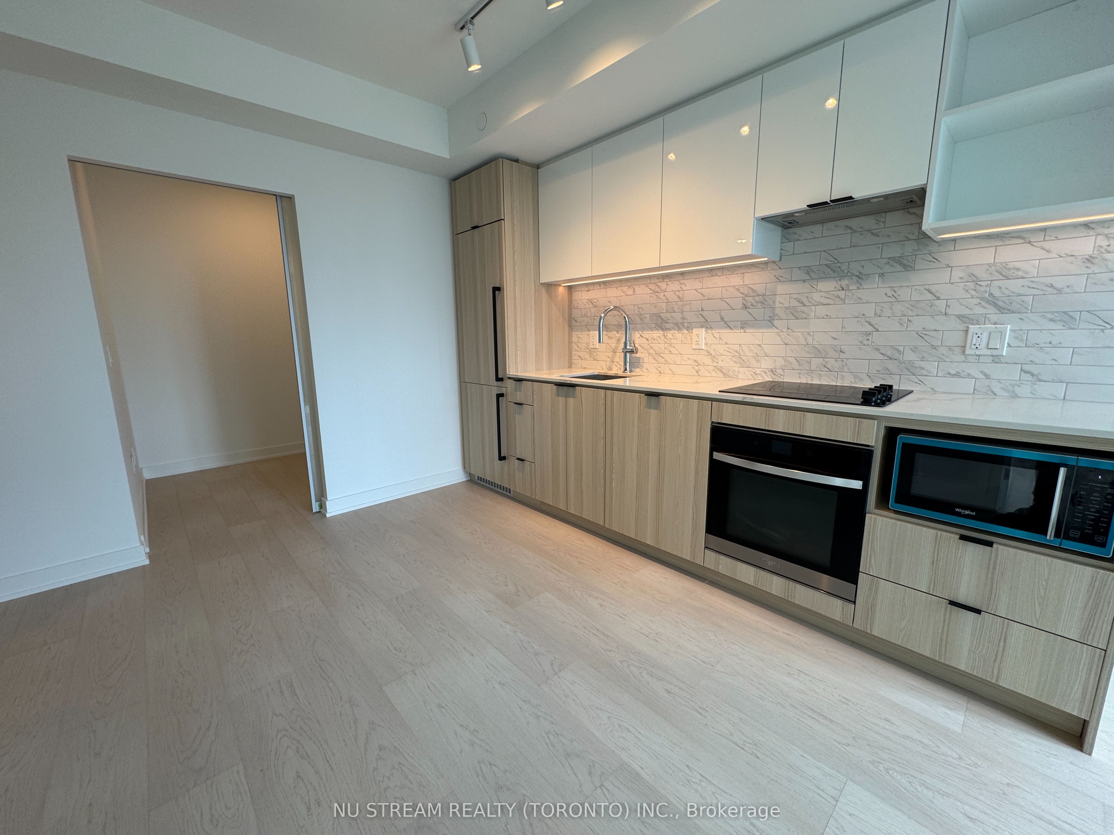 252 Church Street 2912, Toronto, ON M5B 1Z2 photo 4