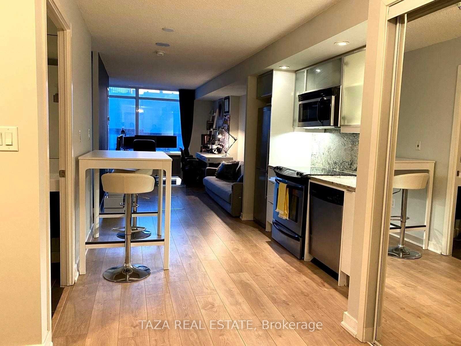 25 Telegram Mews 3808, Toronto, ON M5V 3Z1 photo 4