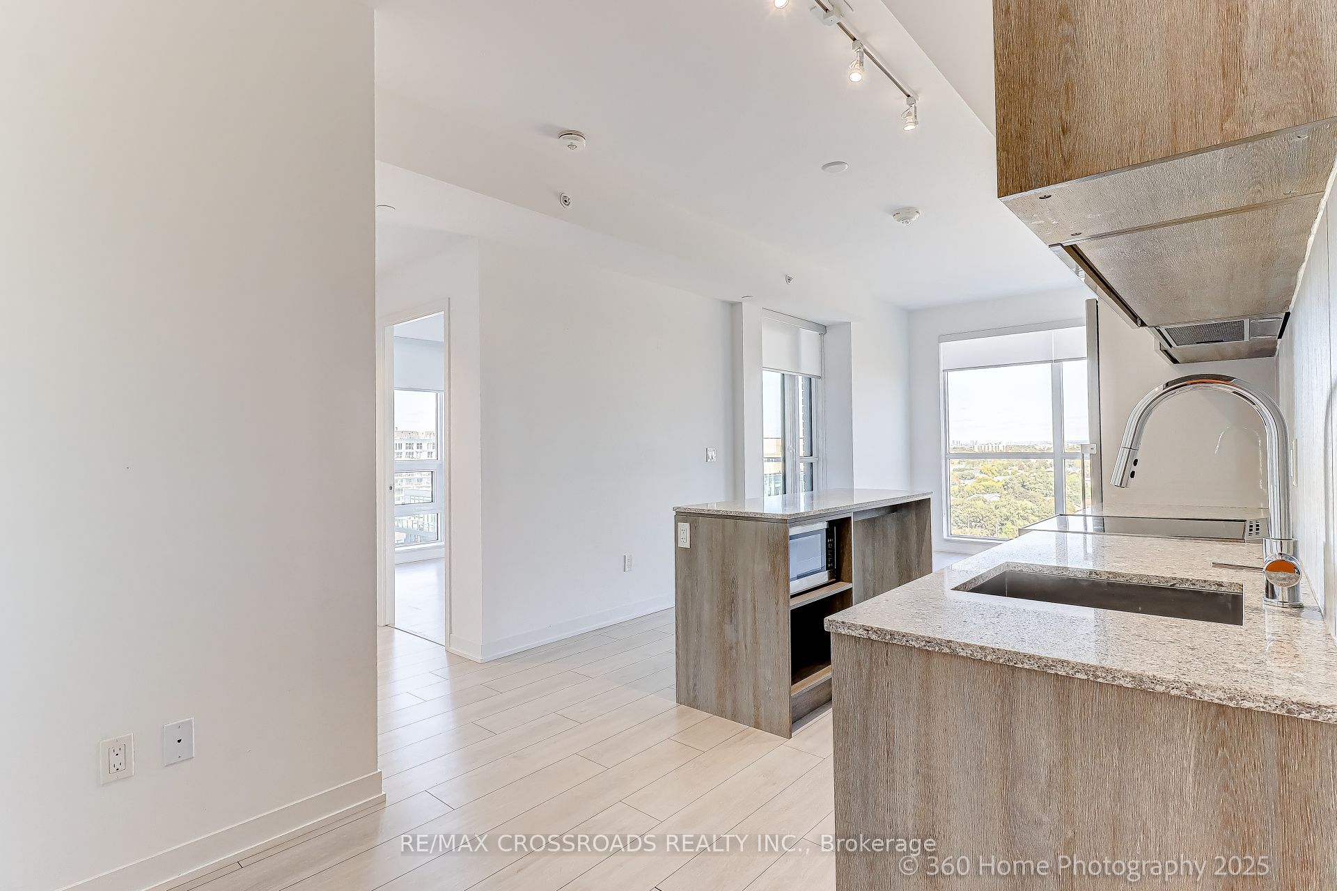 31 Tippett Road 1306, Toronto, ON M3H 0C8 photo 2