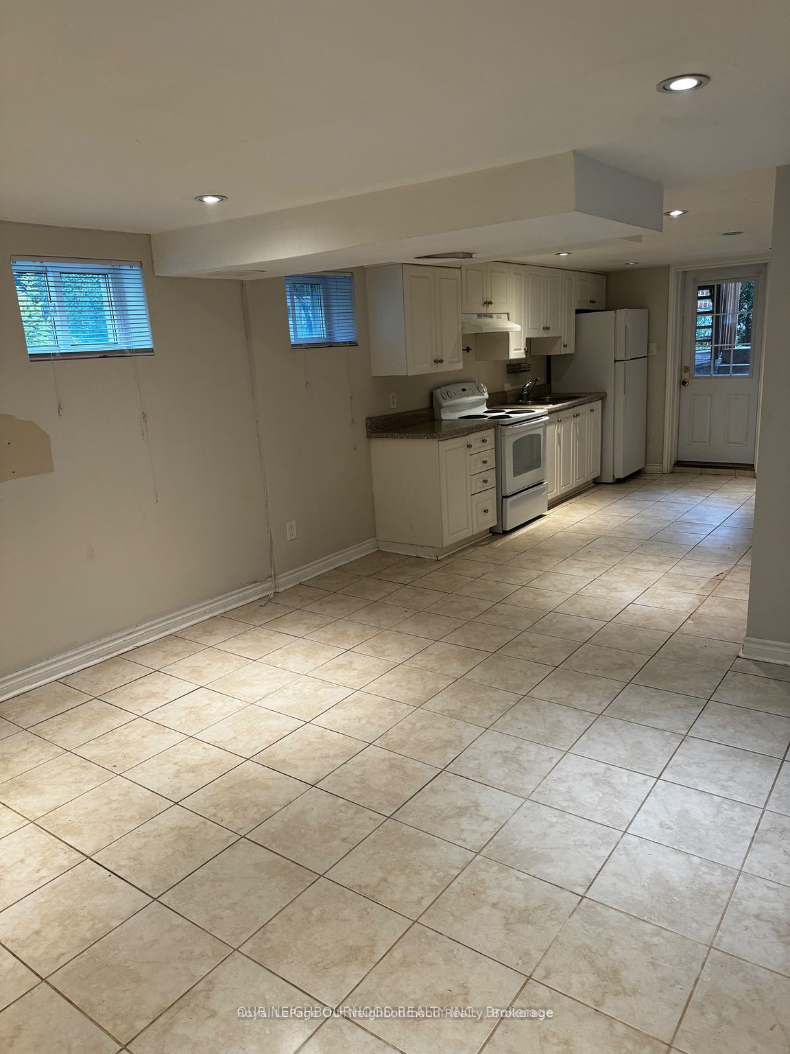 105 Poyntz Avenue BSMT, Toronto, ON M2N 1J3 photo 2