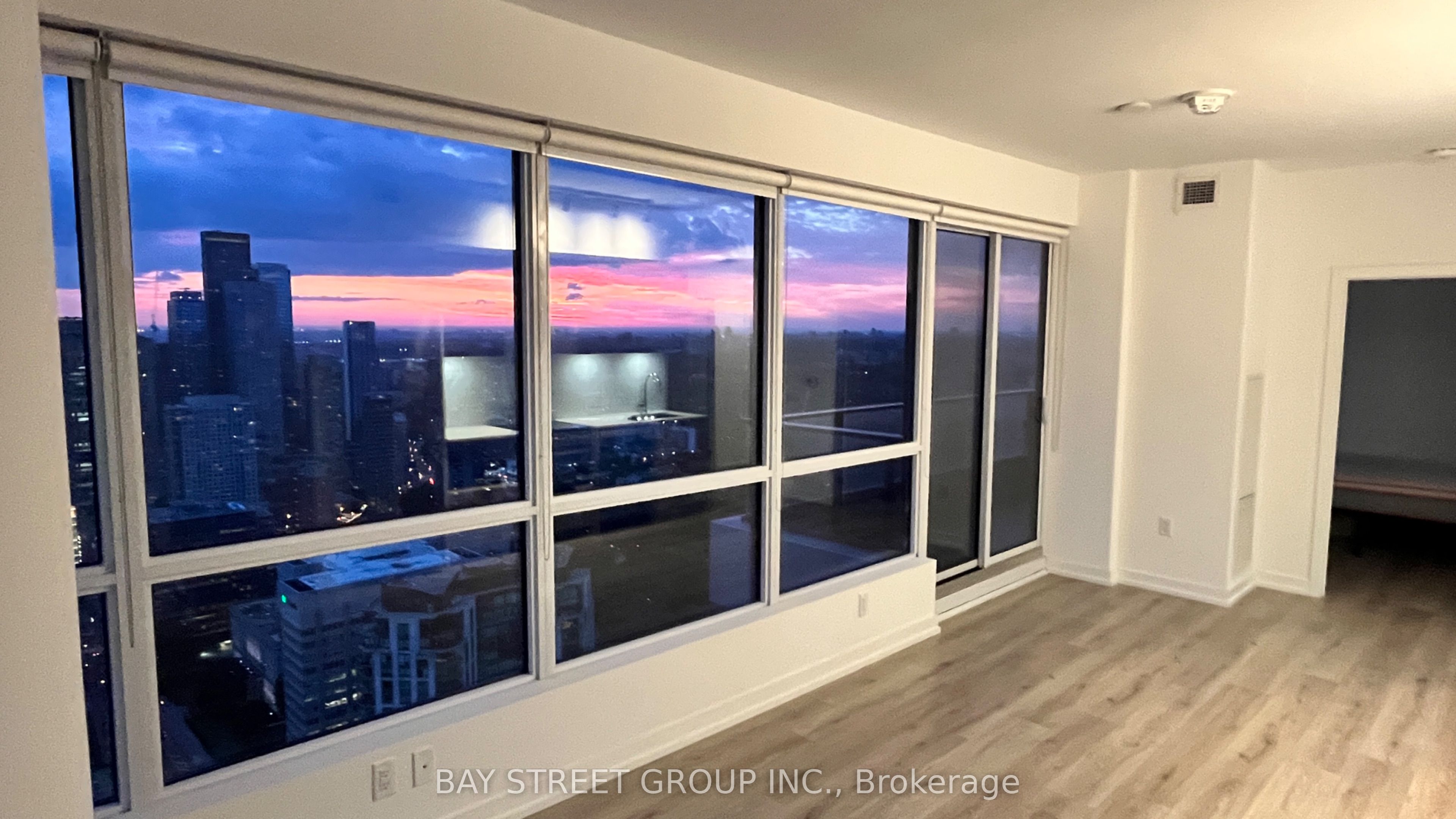 395 Bloor Street E 4702, Toronto, ON M4W 1H7 photo 3