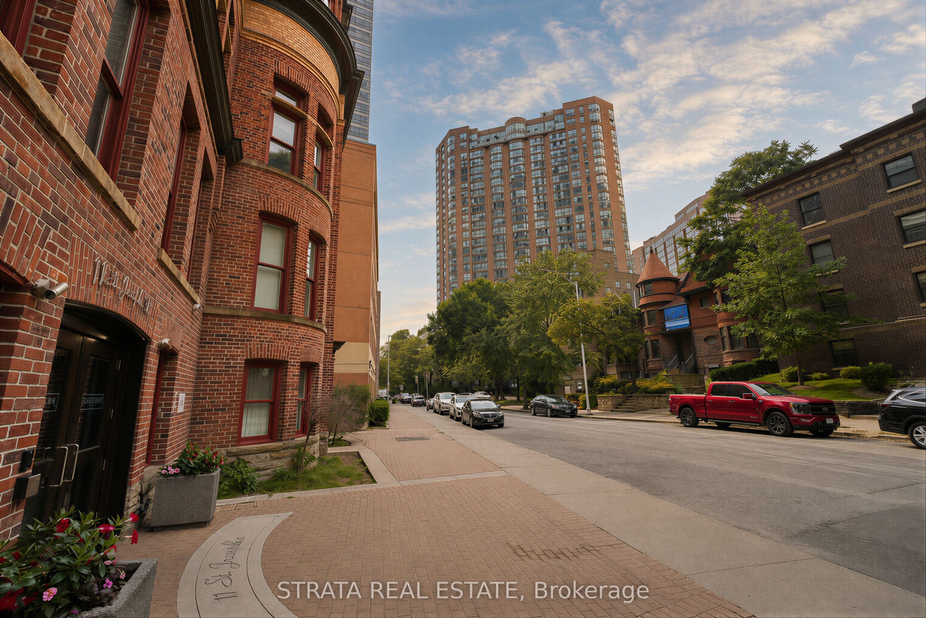 11 St Joseph Street 304, Toronto, ON M4Y 3G4 photo 3