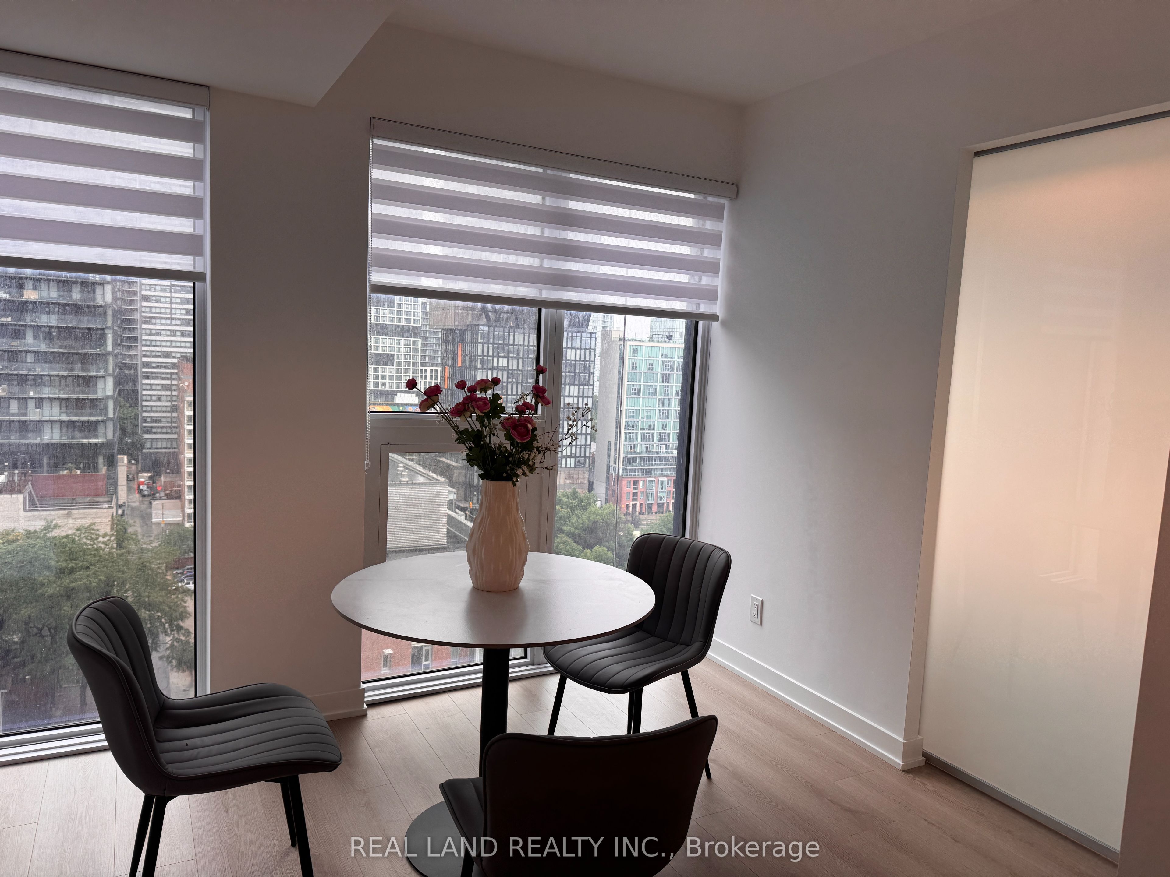 100 Queen Street E 1603, Toronto, ON M5C 0B5 photo 4