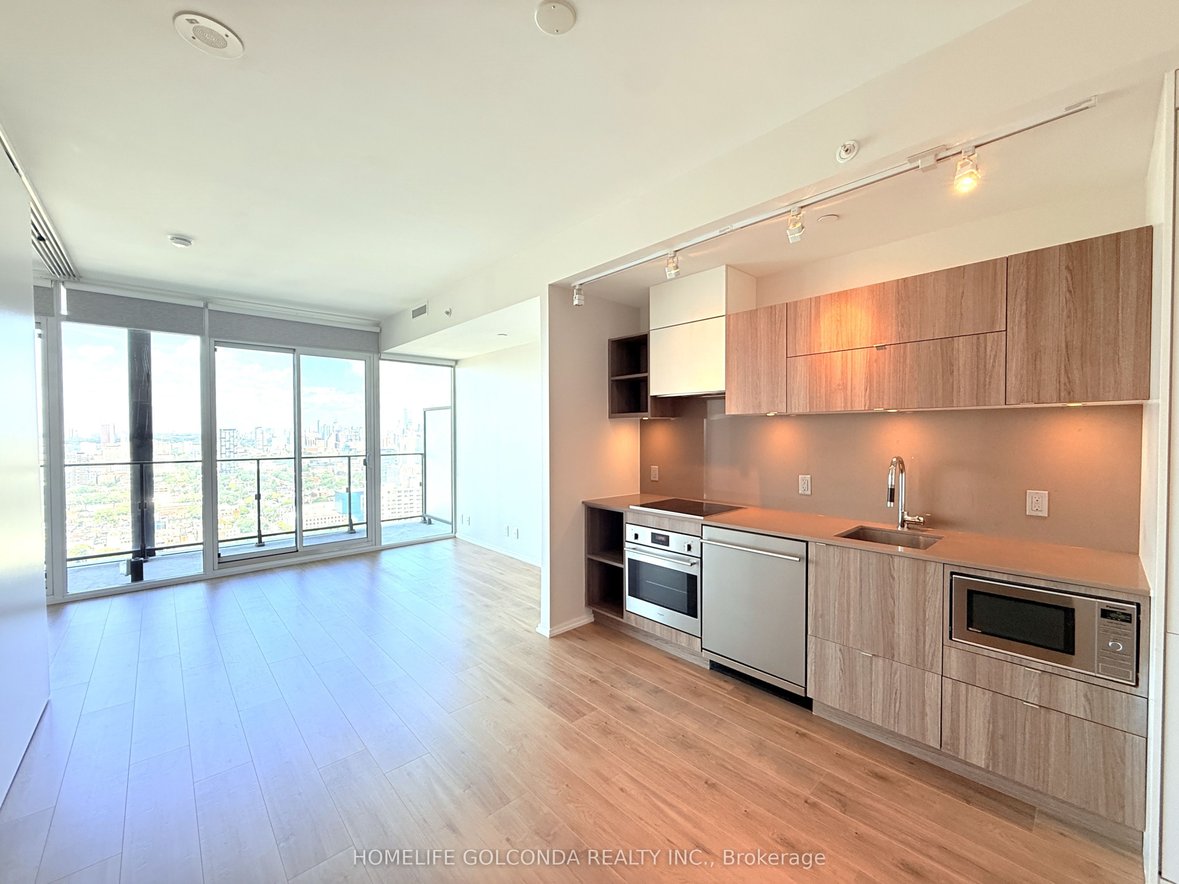 125 Peter Street 3307, Toronto, ON M5V 2H1 photo 3
