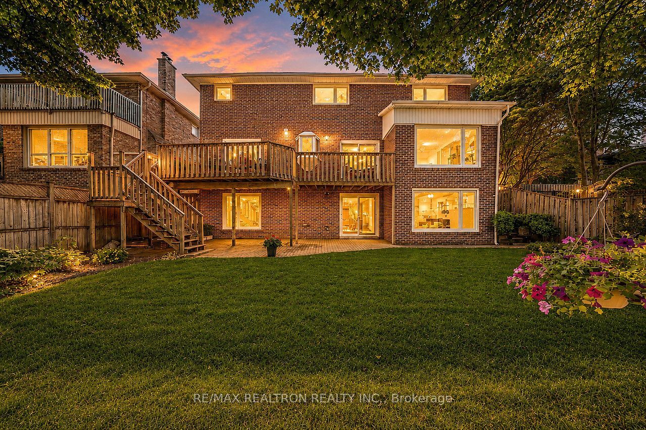 77 Mossgrove Trail, Toronto, ON M2L 2W2 photo 2