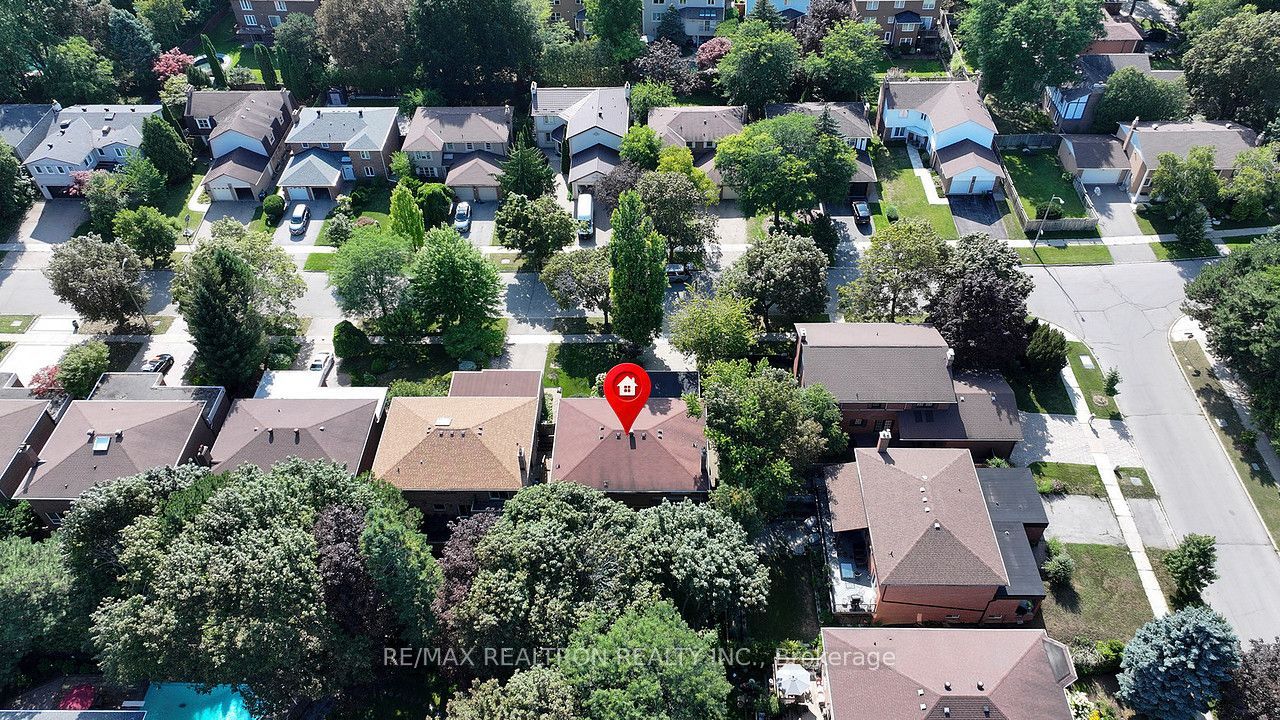 77 Mossgrove Trail, Toronto, ON M2L 2W2 photo 3