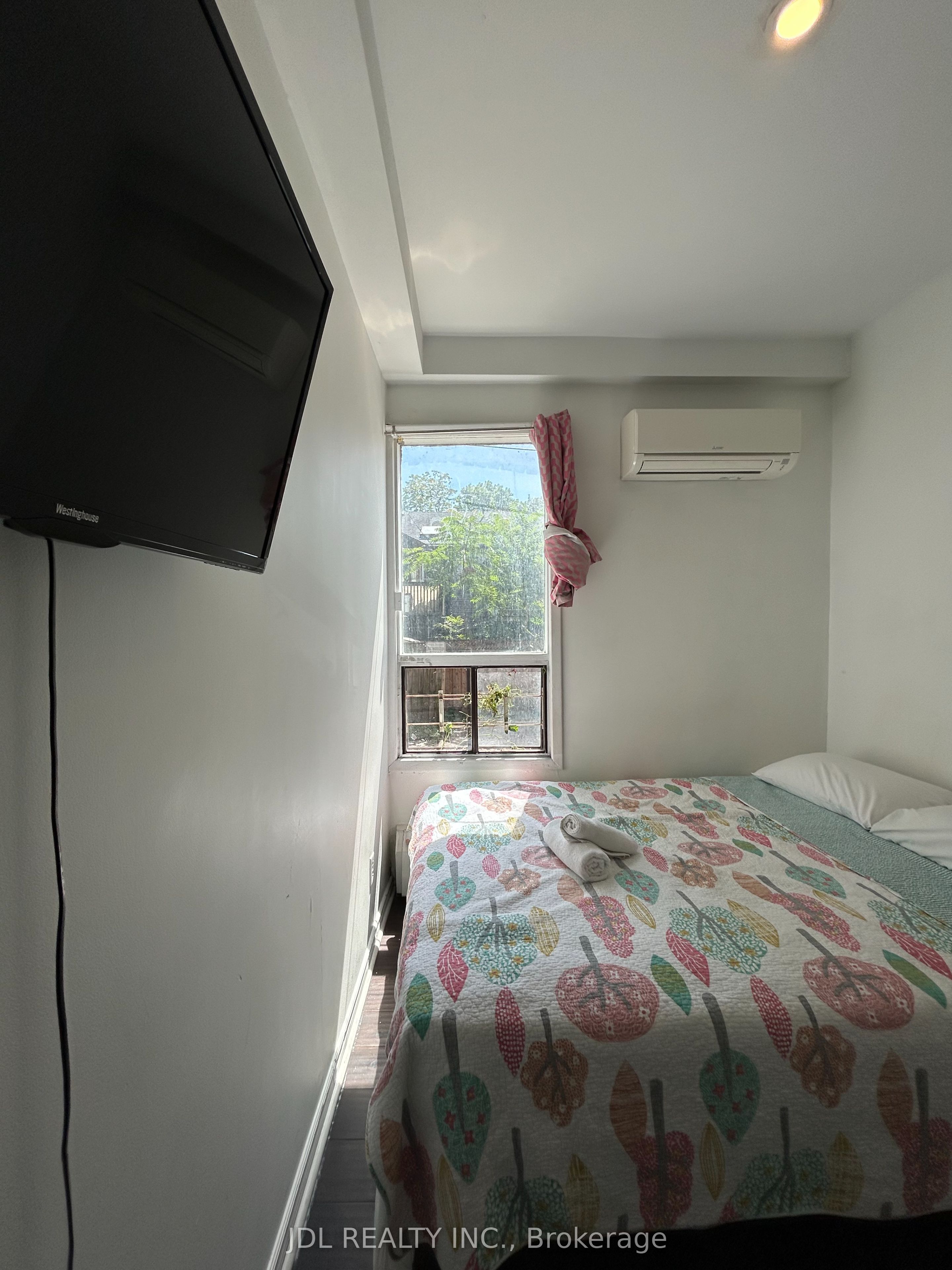 3 Pembroke St Street Suite A Main Floor, Toronto, ON M5A 2N6 photo 4