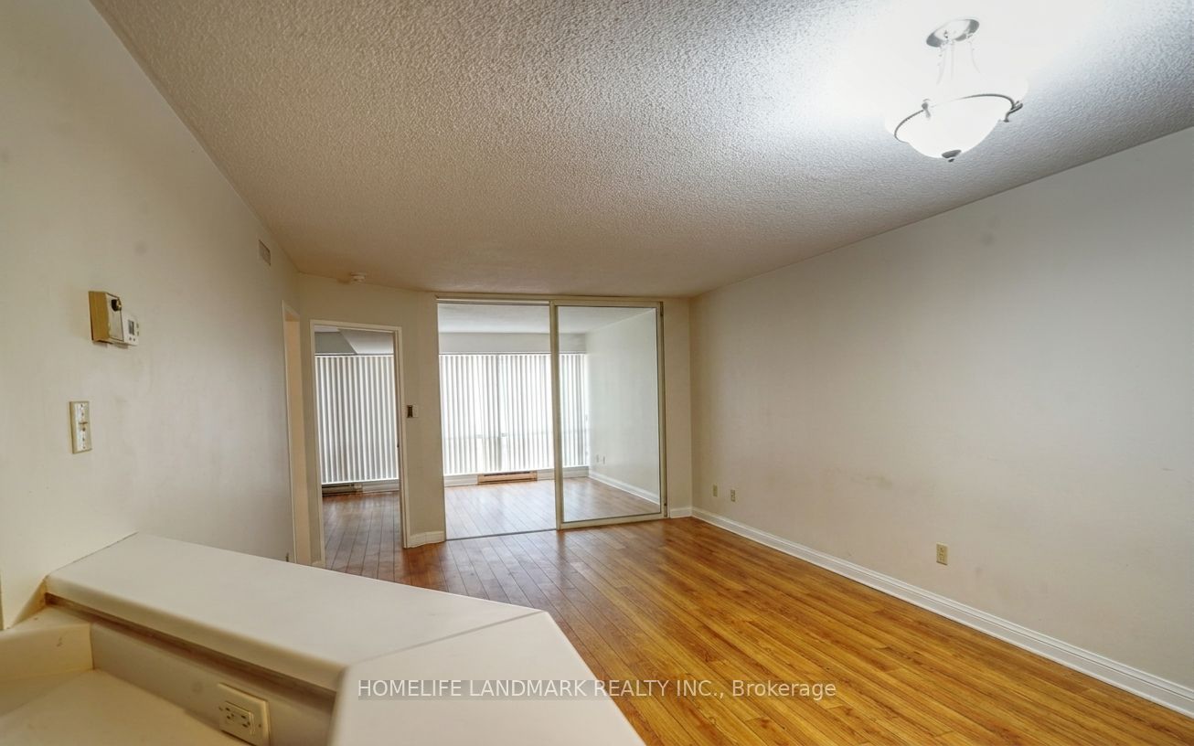 1001 Bay Street 511, Toronto, ON M5S 3A6 photo 3