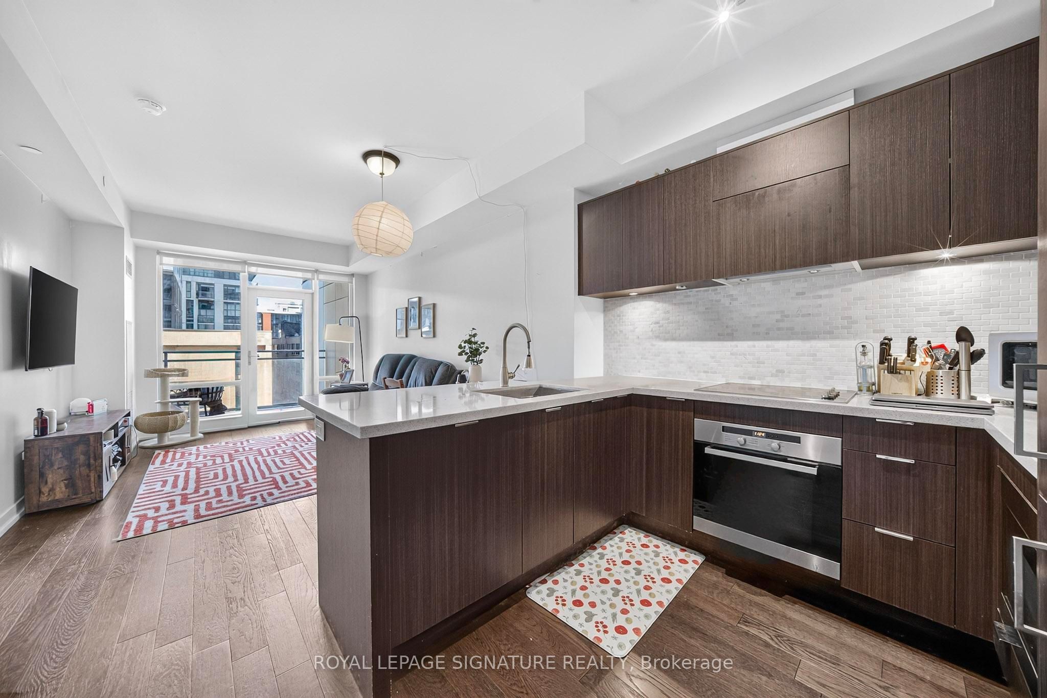 21 Widmer Street 1001, Toronto, ON M5V 0B8