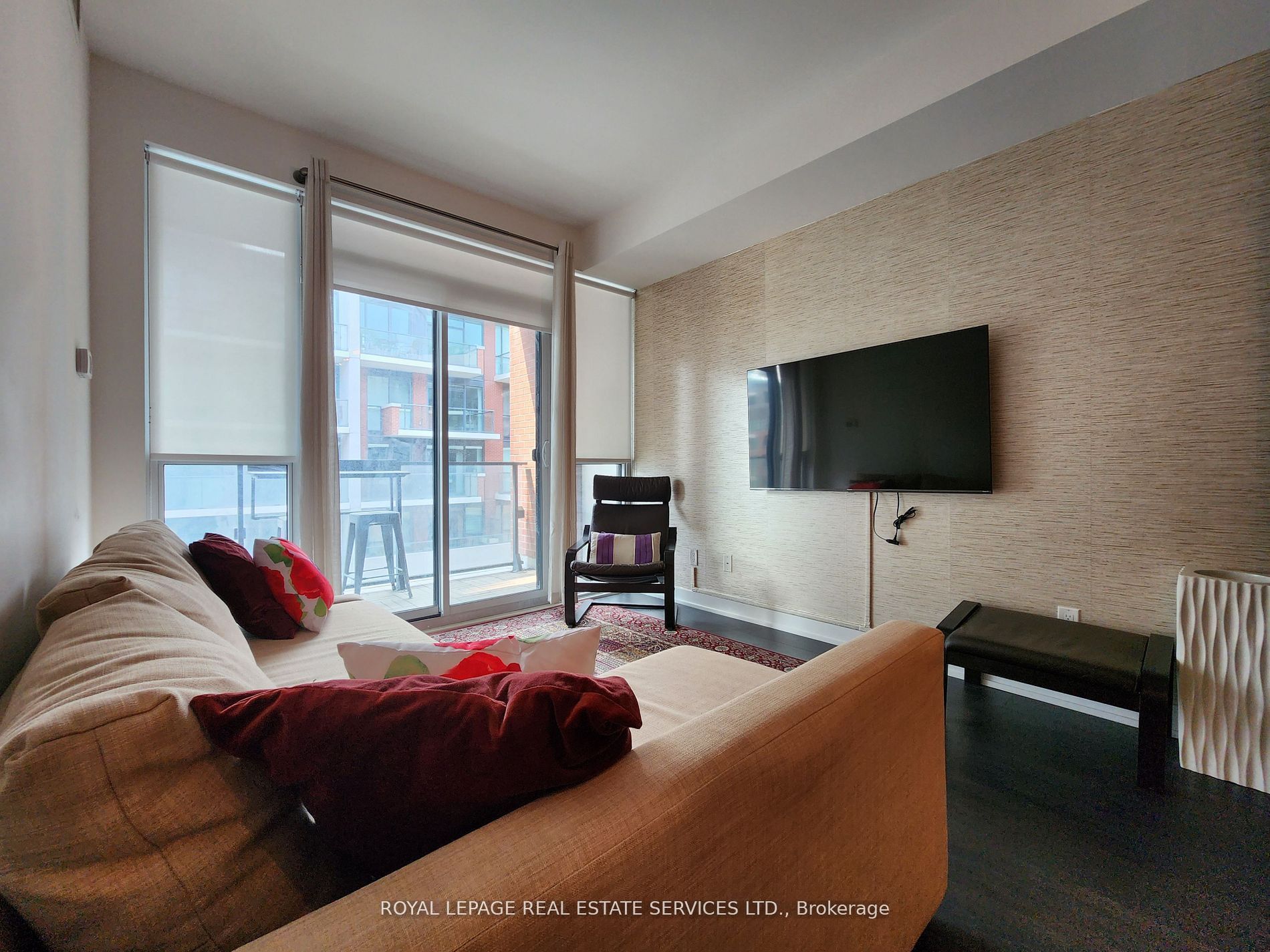 50 Bruyeres Mews 517, Toronto, ON M5V 0H8 photo 5