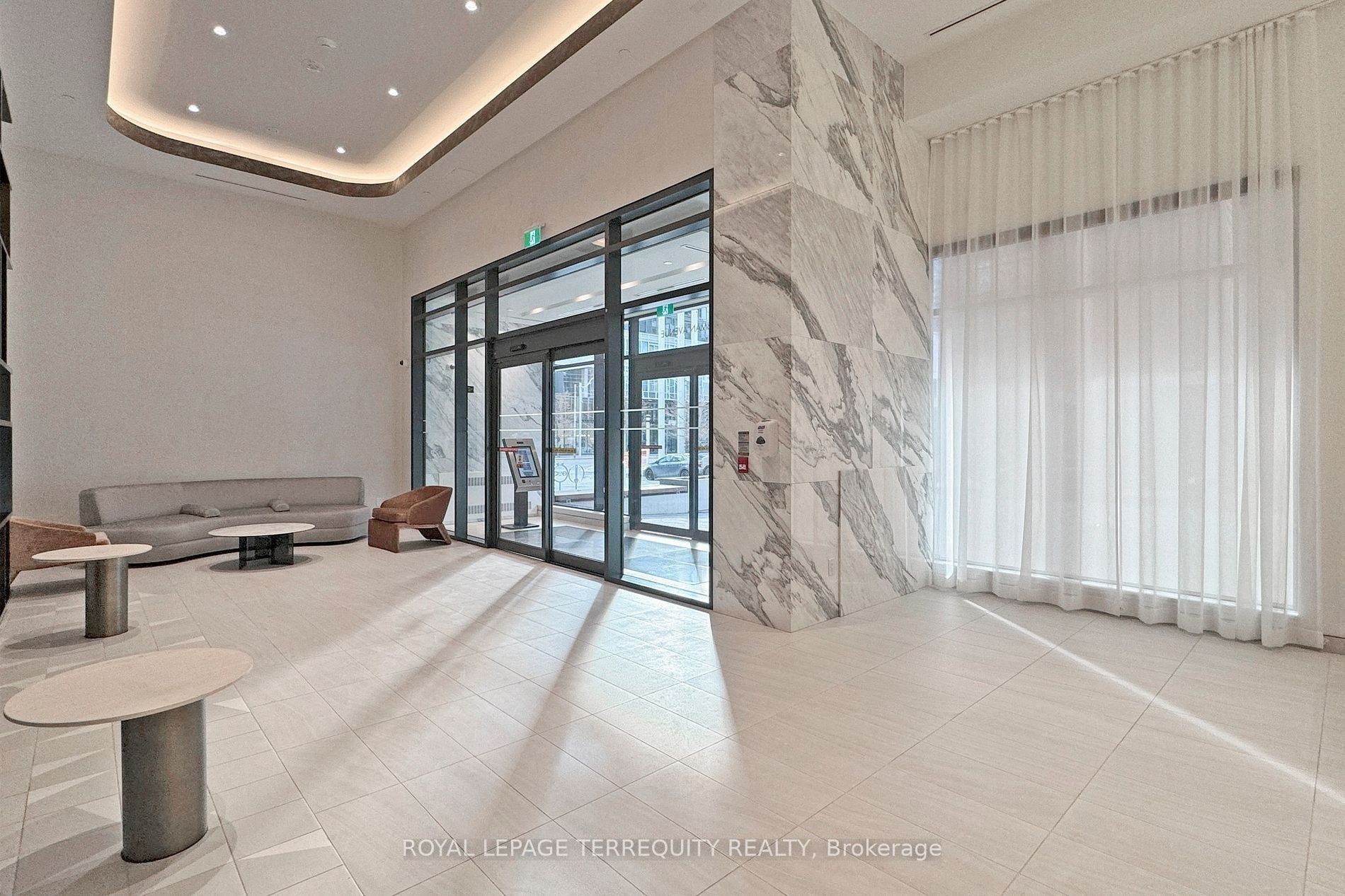 35 Tubman Avenue 1020, Toronto, ON M5A 0T1 photo 2