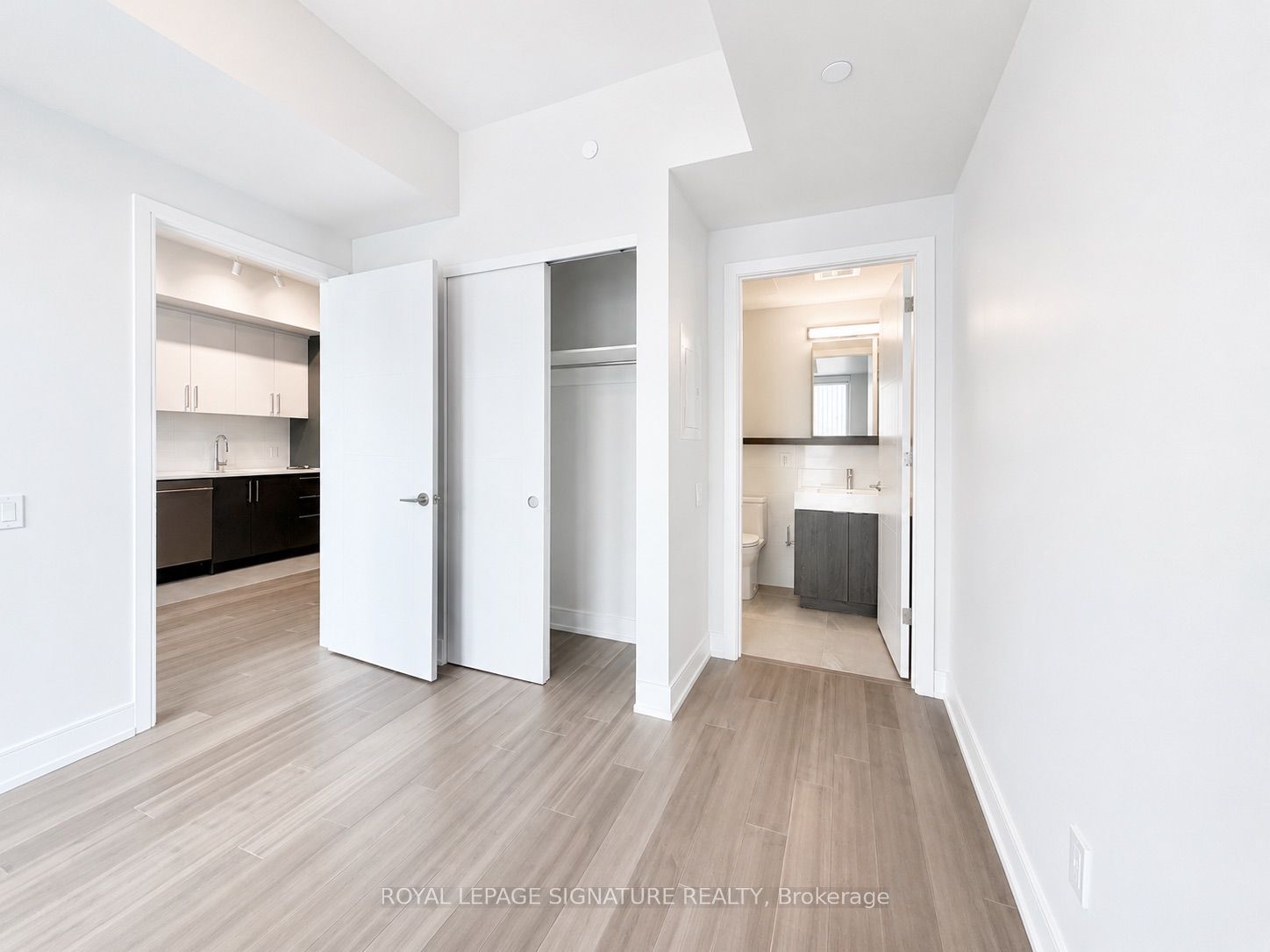664 Spadina Avenue 404, Toronto, ON M5S 0G4 photo 3