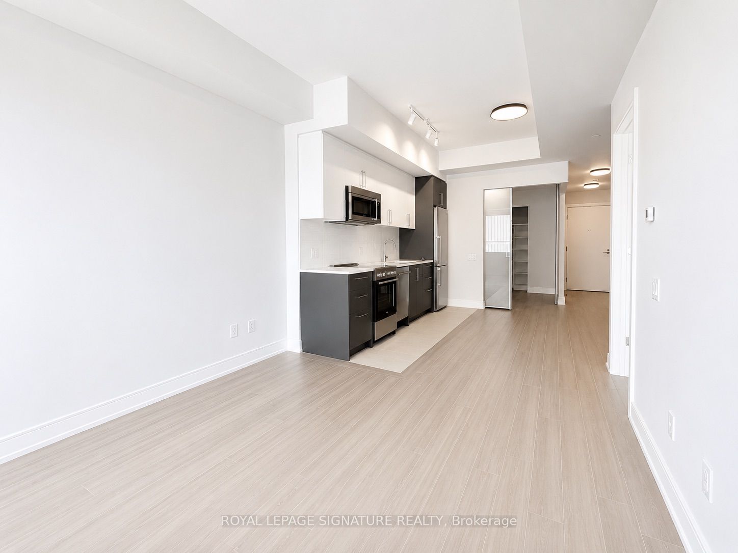 664 Spadina Avenue 404, Toronto, ON M5S 0G4 photo 4