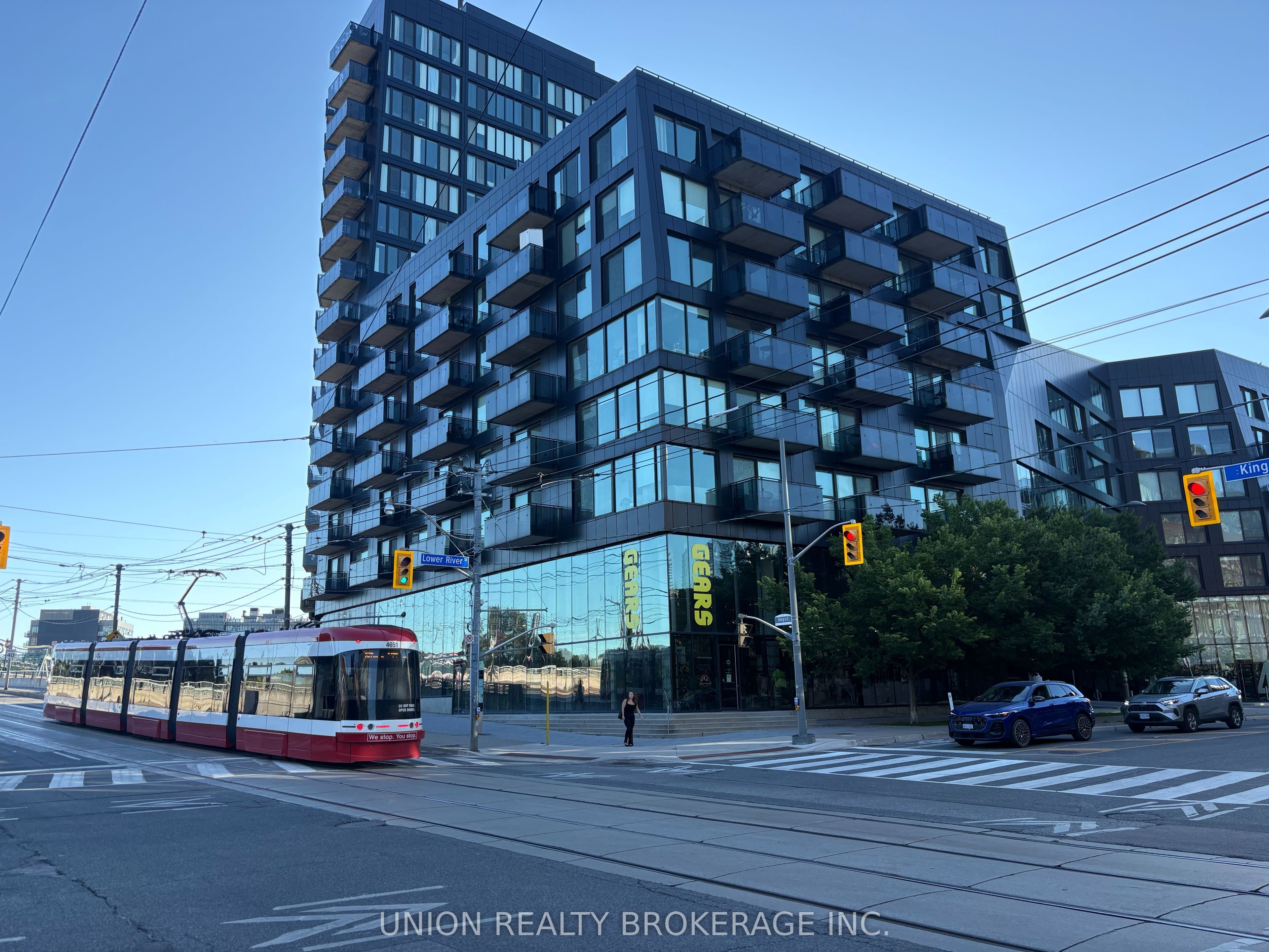 51 Trolley Crescent 902, Toronto, ON M5A 0E9