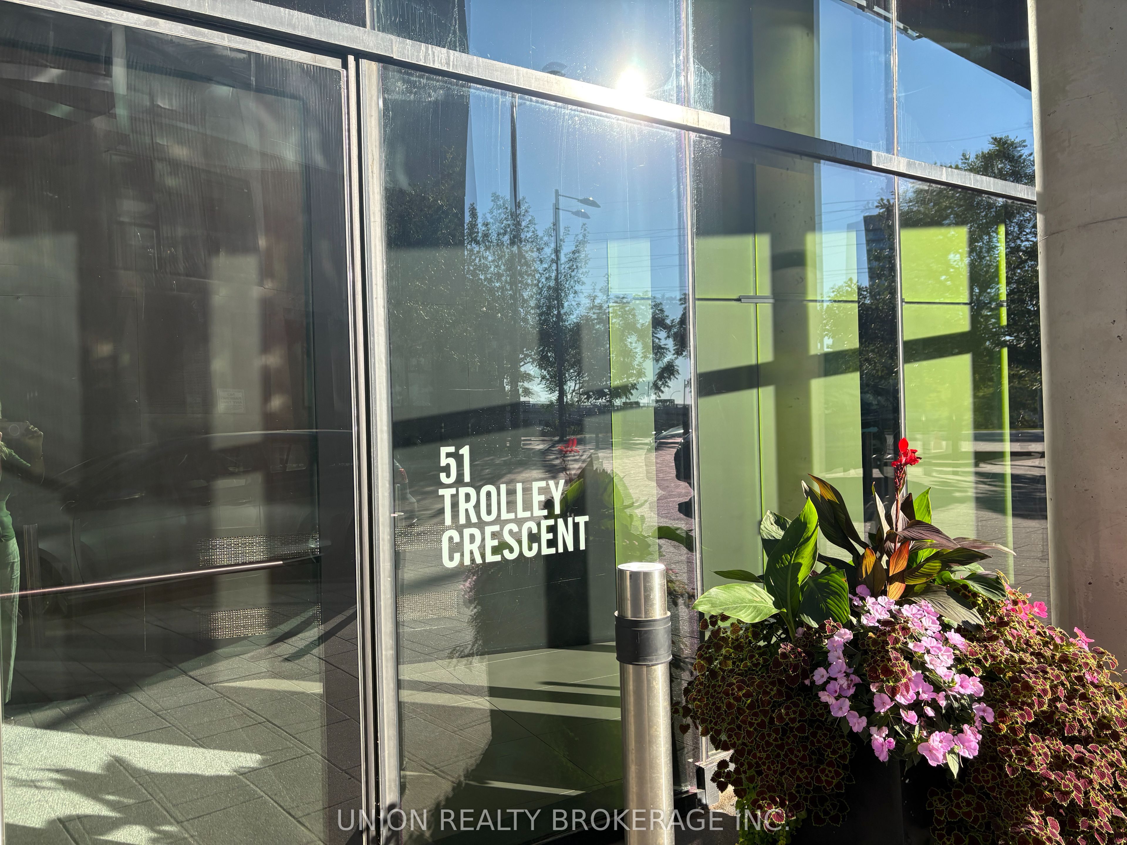 51 Trolley Crescent 902, Toronto, ON M5A 0E9 photo 2