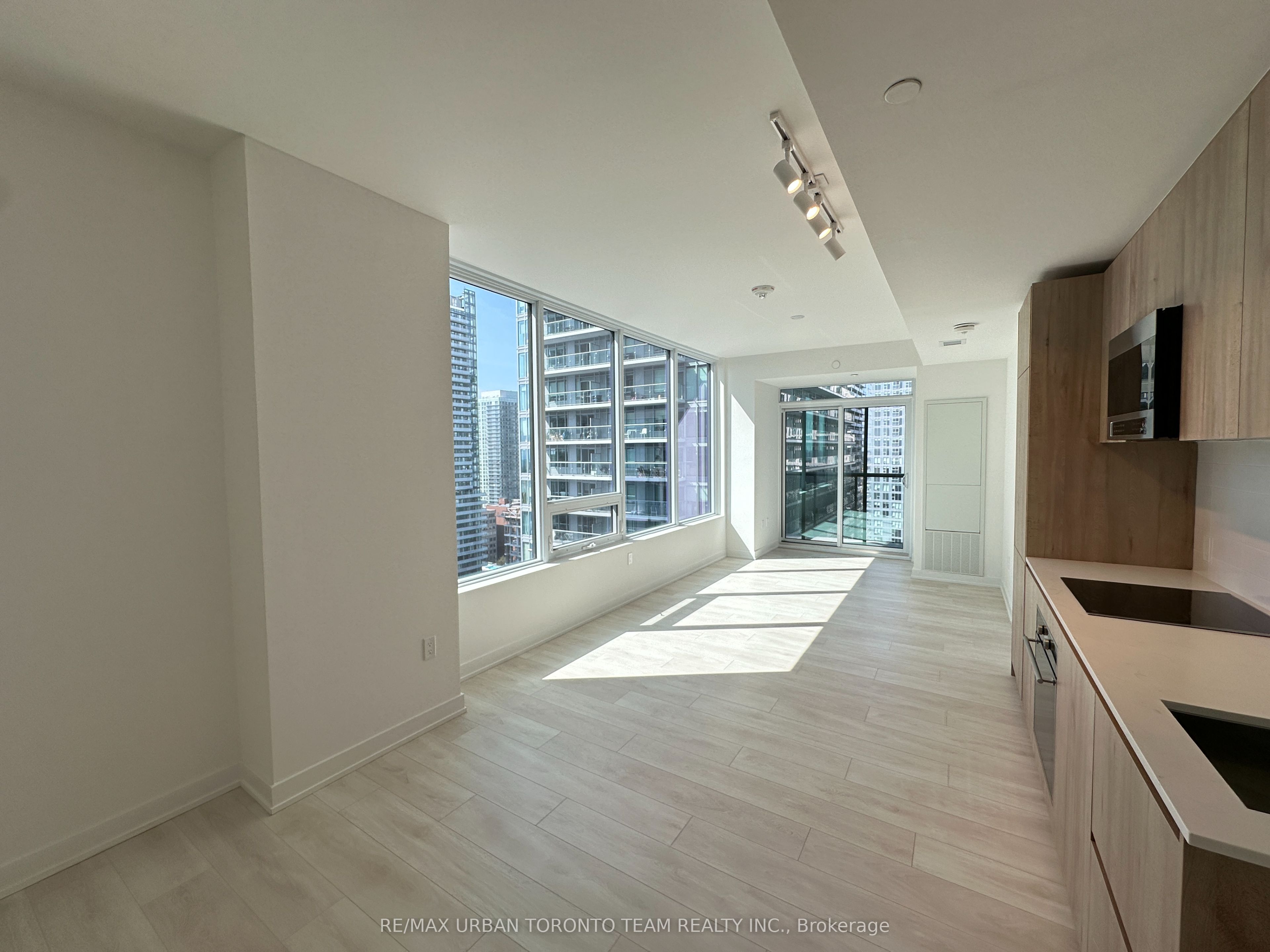 117 Broadway Avenue 2602, Toronto, ON M4P 1V3 photo 3