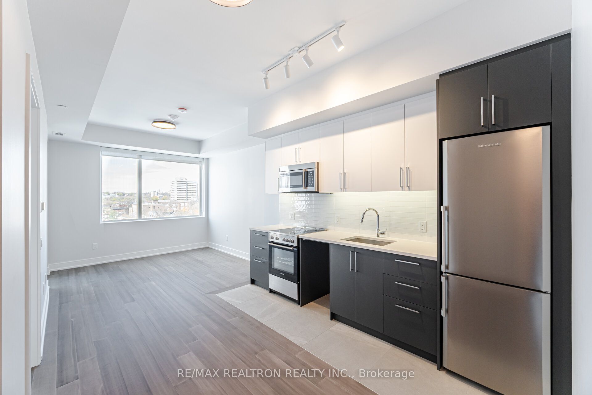664 Spadina Avenue 904, Toronto, ON M5S 2H7 photo 2