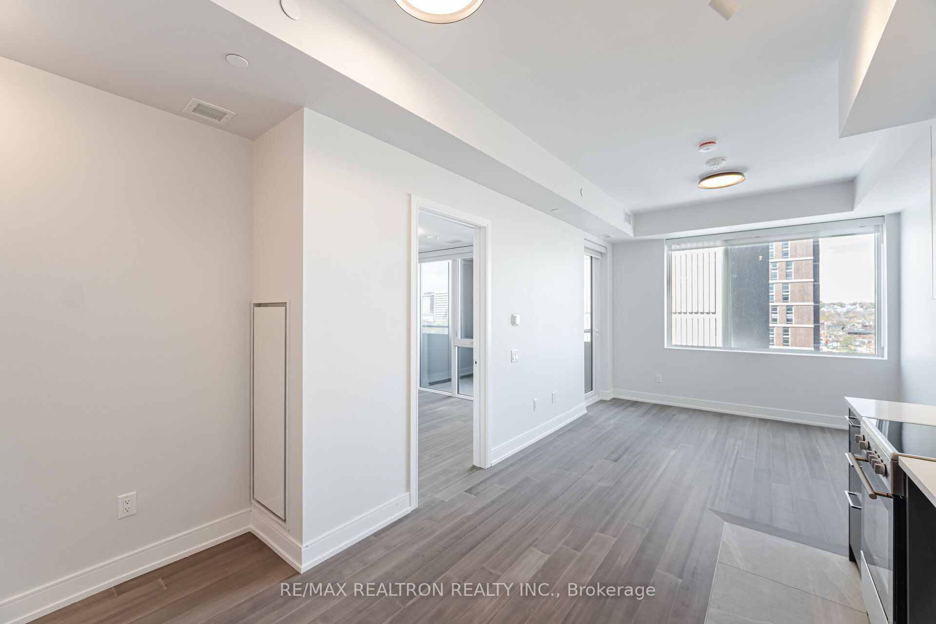 664 Spadina Avenue 904, Toronto, ON M5S 2H7 photo 3