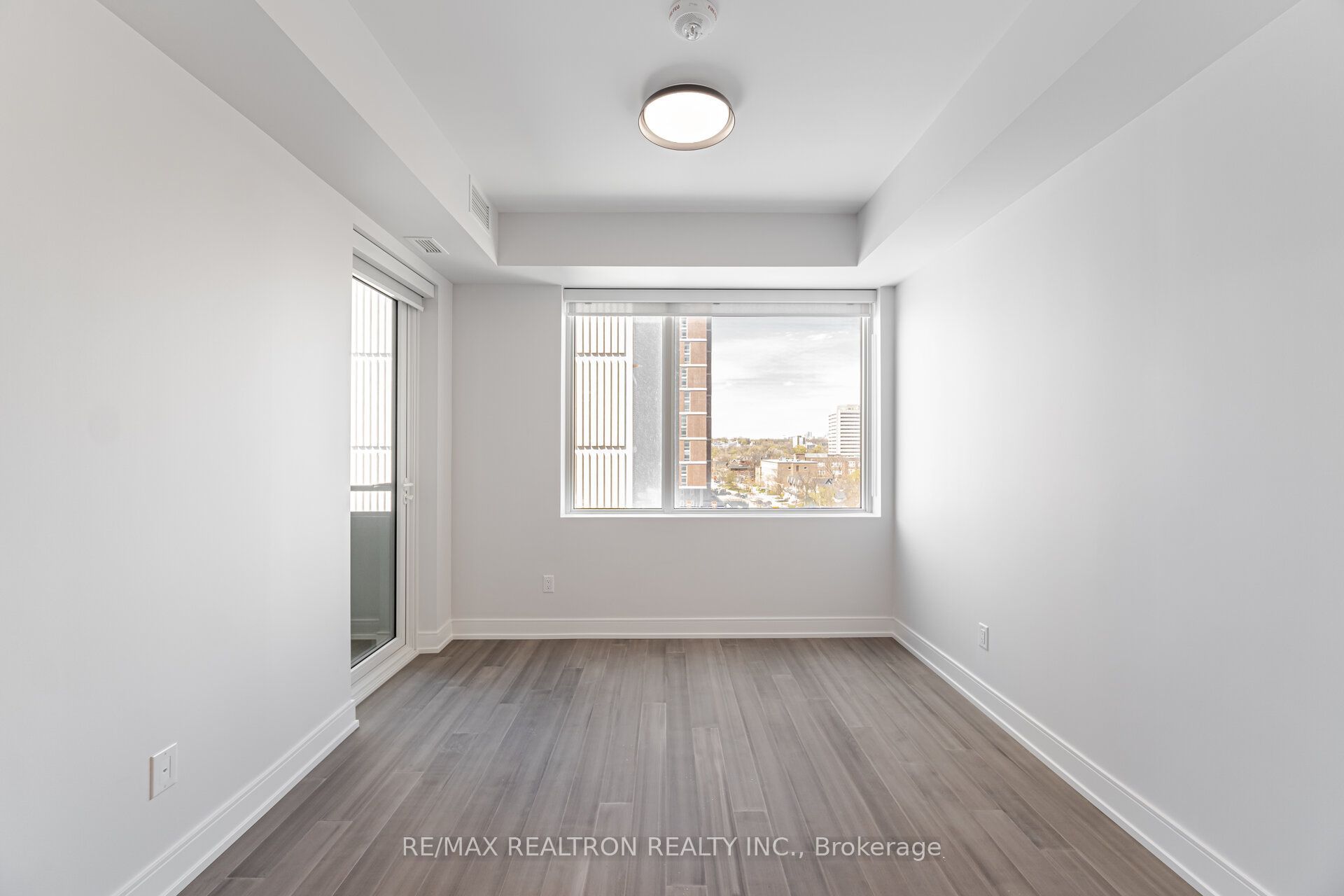 664 Spadina Avenue 904, Toronto, ON M5S 2H7 photo 4