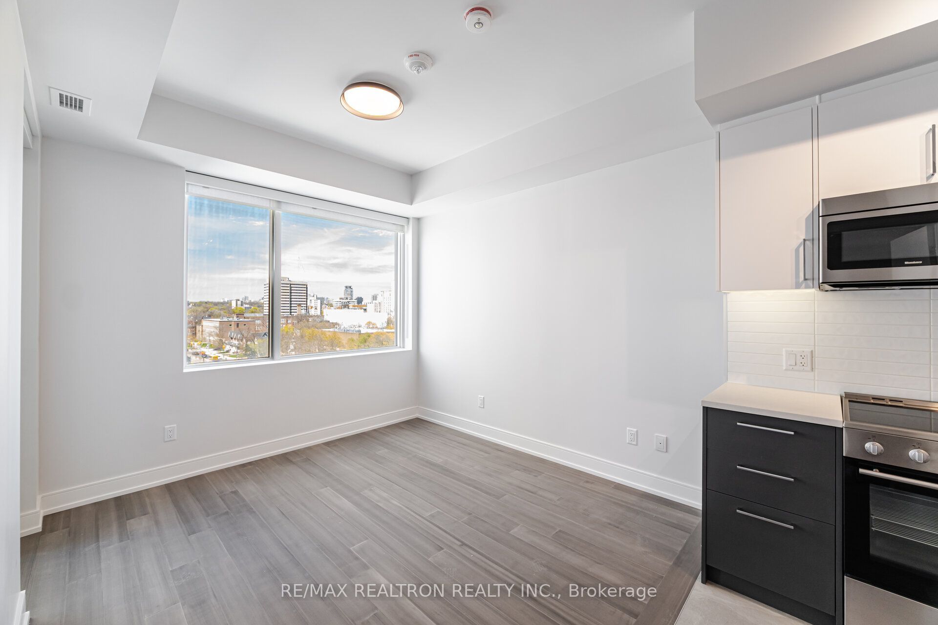 664 Spadina Avenue 904, Toronto, ON M5S 2H7 photo 5