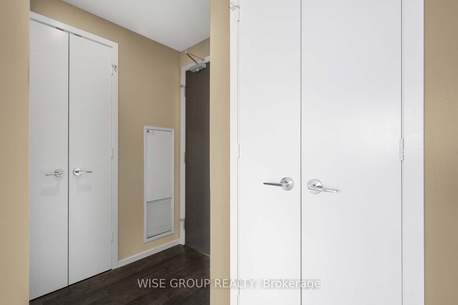101 Charles Street E 3202, Toronto, ON M4Y 0A9