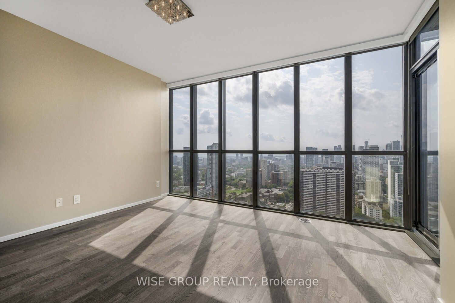 101 Charles Street E 3202, Toronto, ON M4Y 0A9 photo 2
