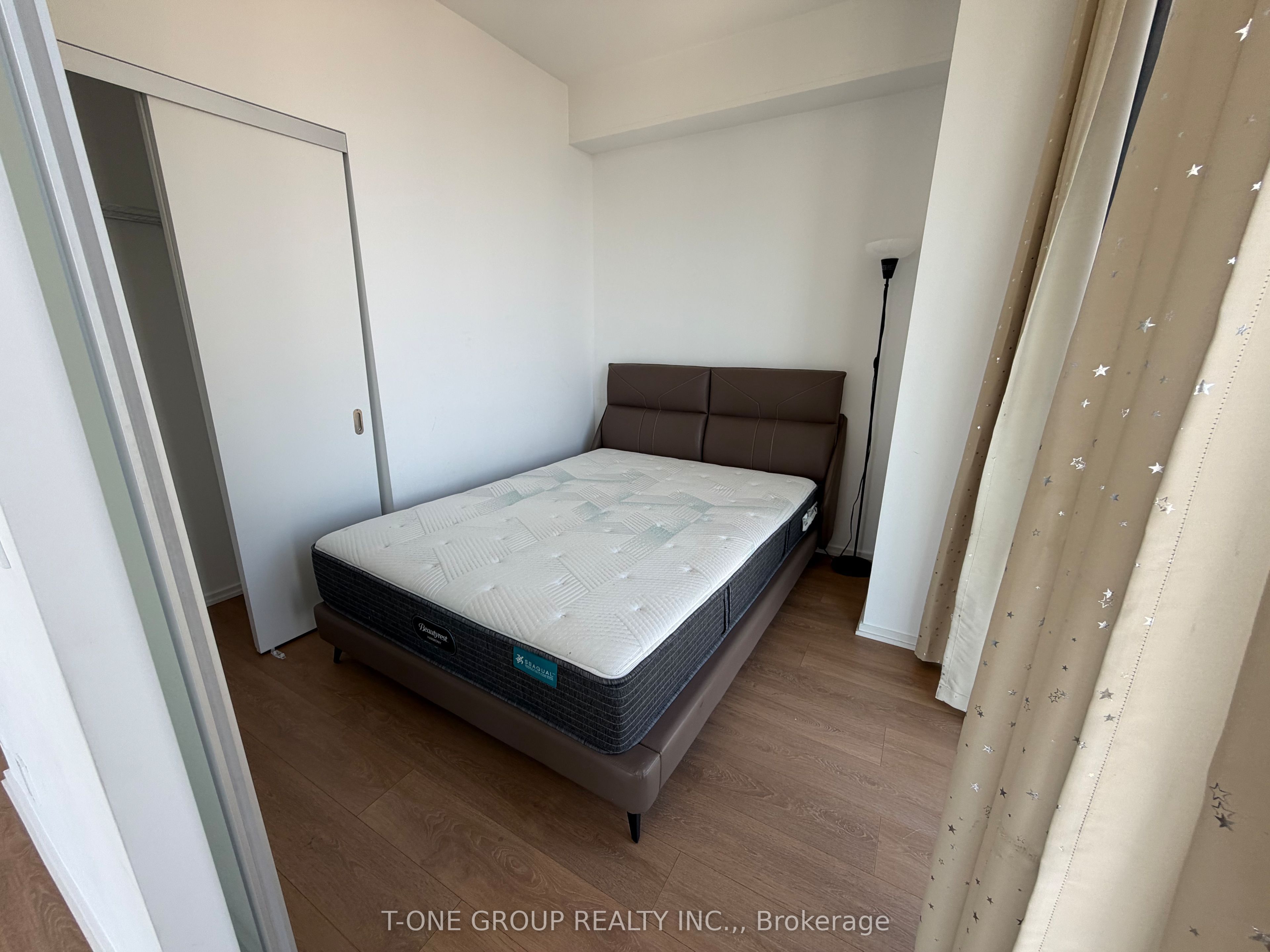 75 St Nicholas Street 3202, Toronto, ON M4Y 0A5 photo 5