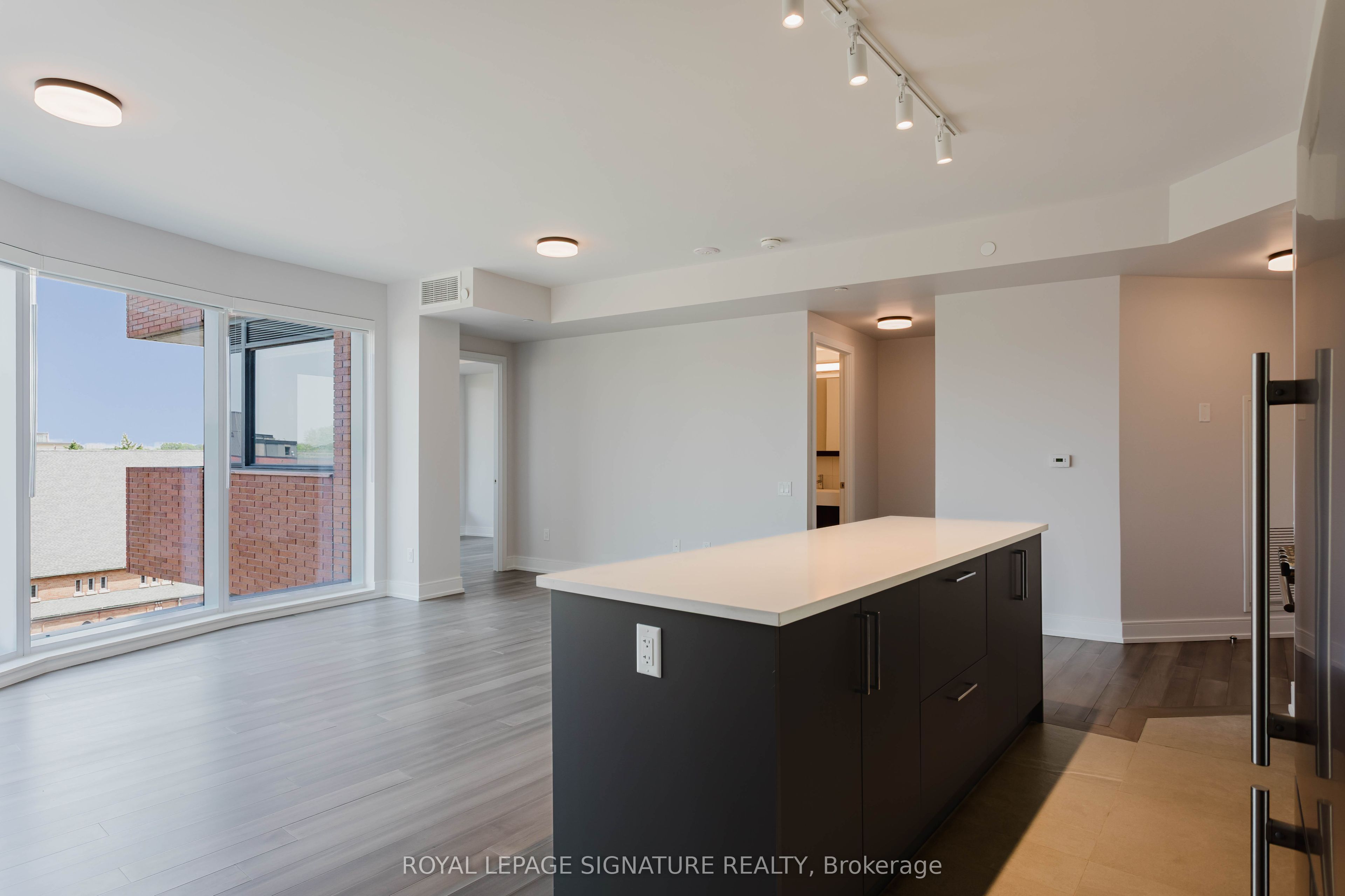2525 Bathurst Street 306, Toronto, ON M6B 2Y9 photo 4