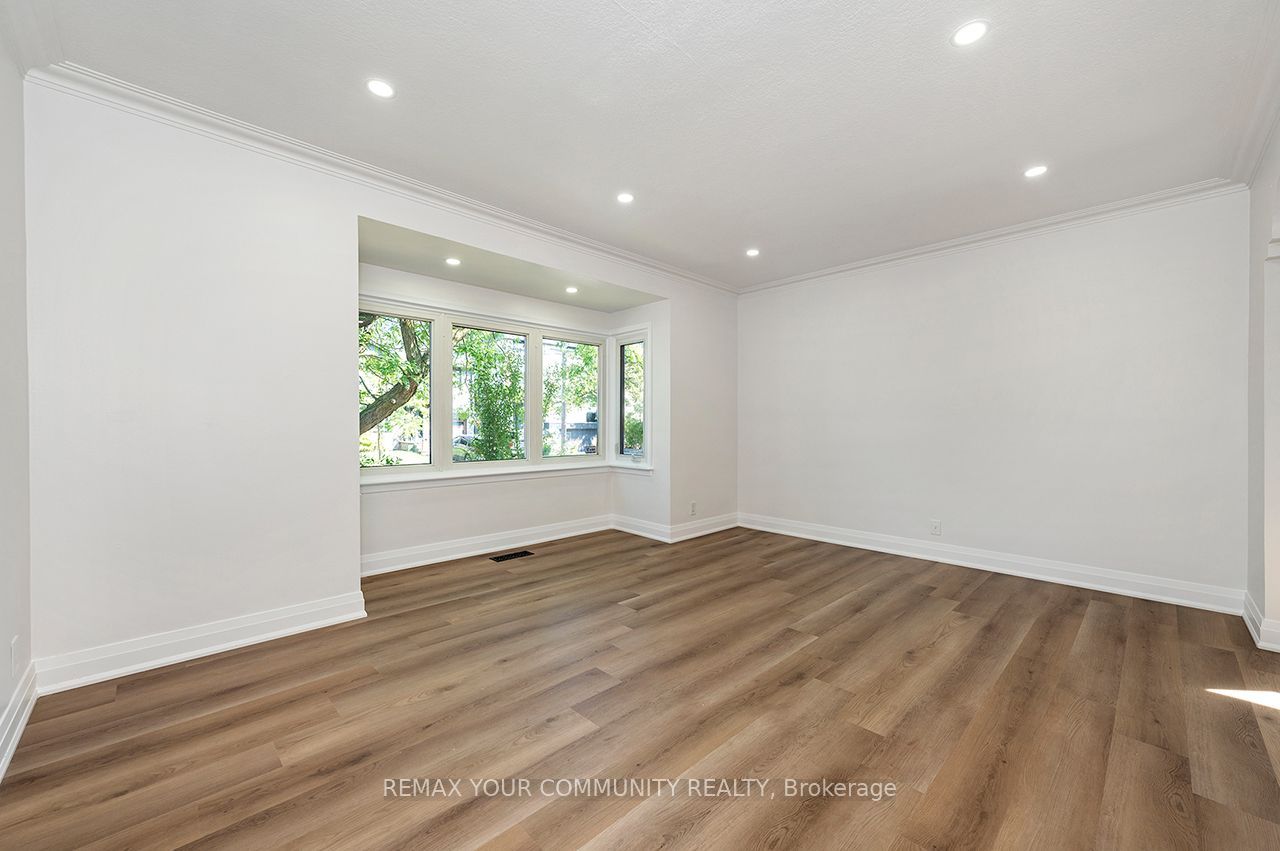 91 Mcgillivray Avenue, Toronto, ON M5M 2Y5 photo 5