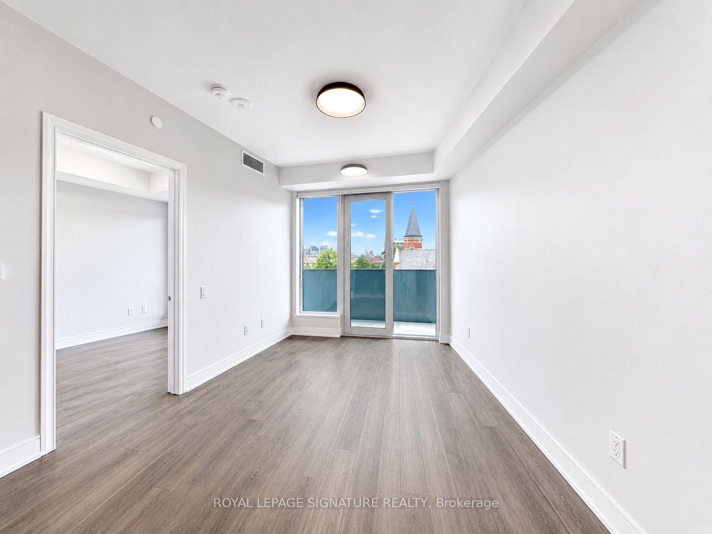 2525 Bathurst Street 605, Toronto, ON M6B 2Y9