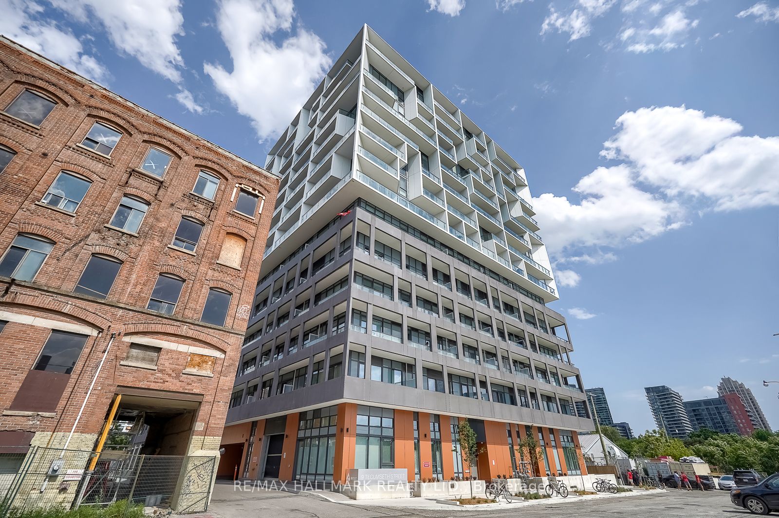 9 Tecumseth Street 421, Toronto, ON M5V 3G4