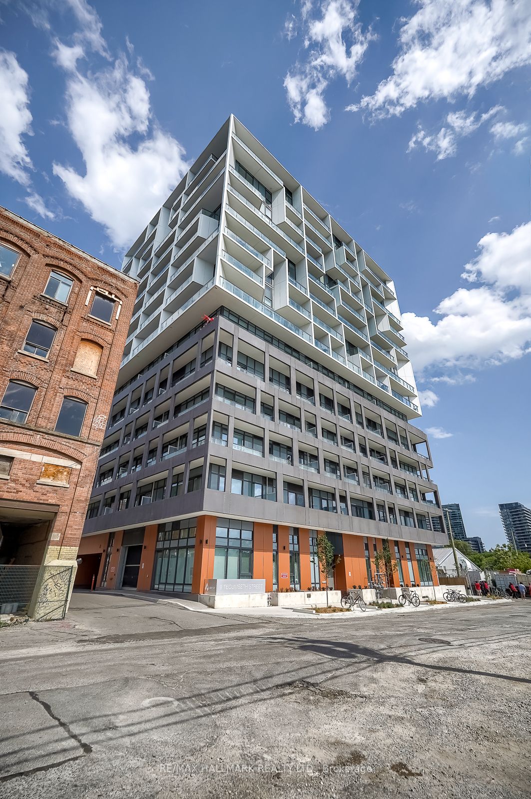 9 Tecumseth Street 421, Toronto, ON M5V 3G4 photo 2