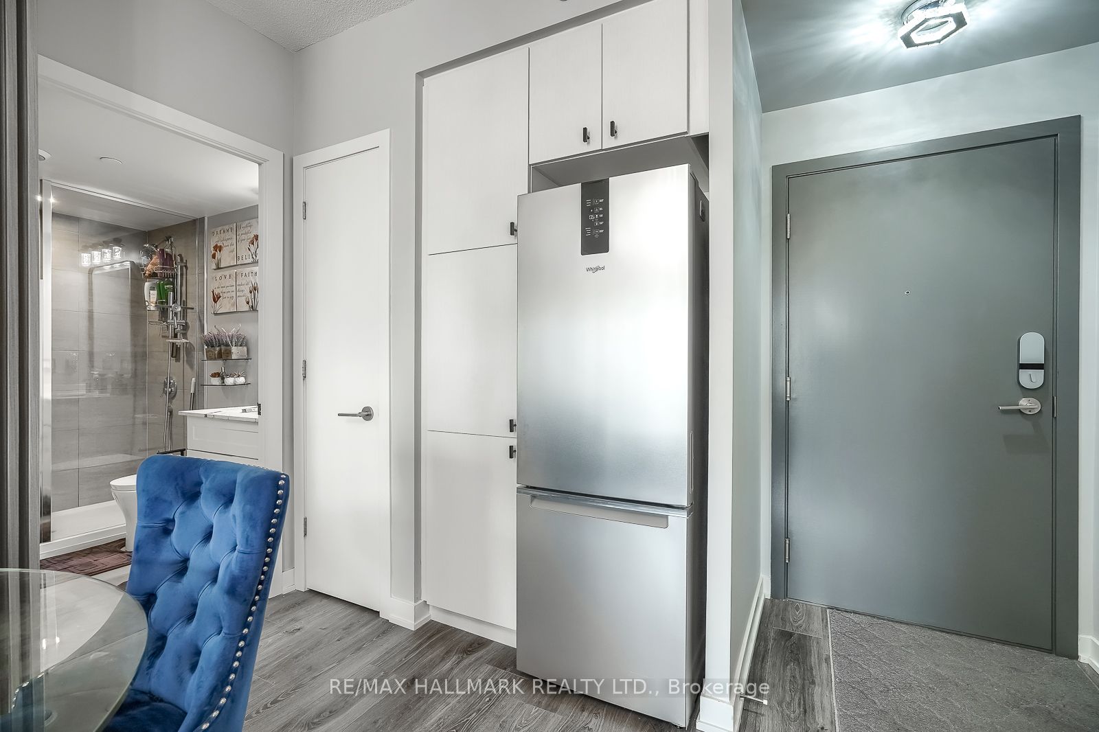 9 Tecumseth Street 421, Toronto, ON M5V 3G4 photo 5